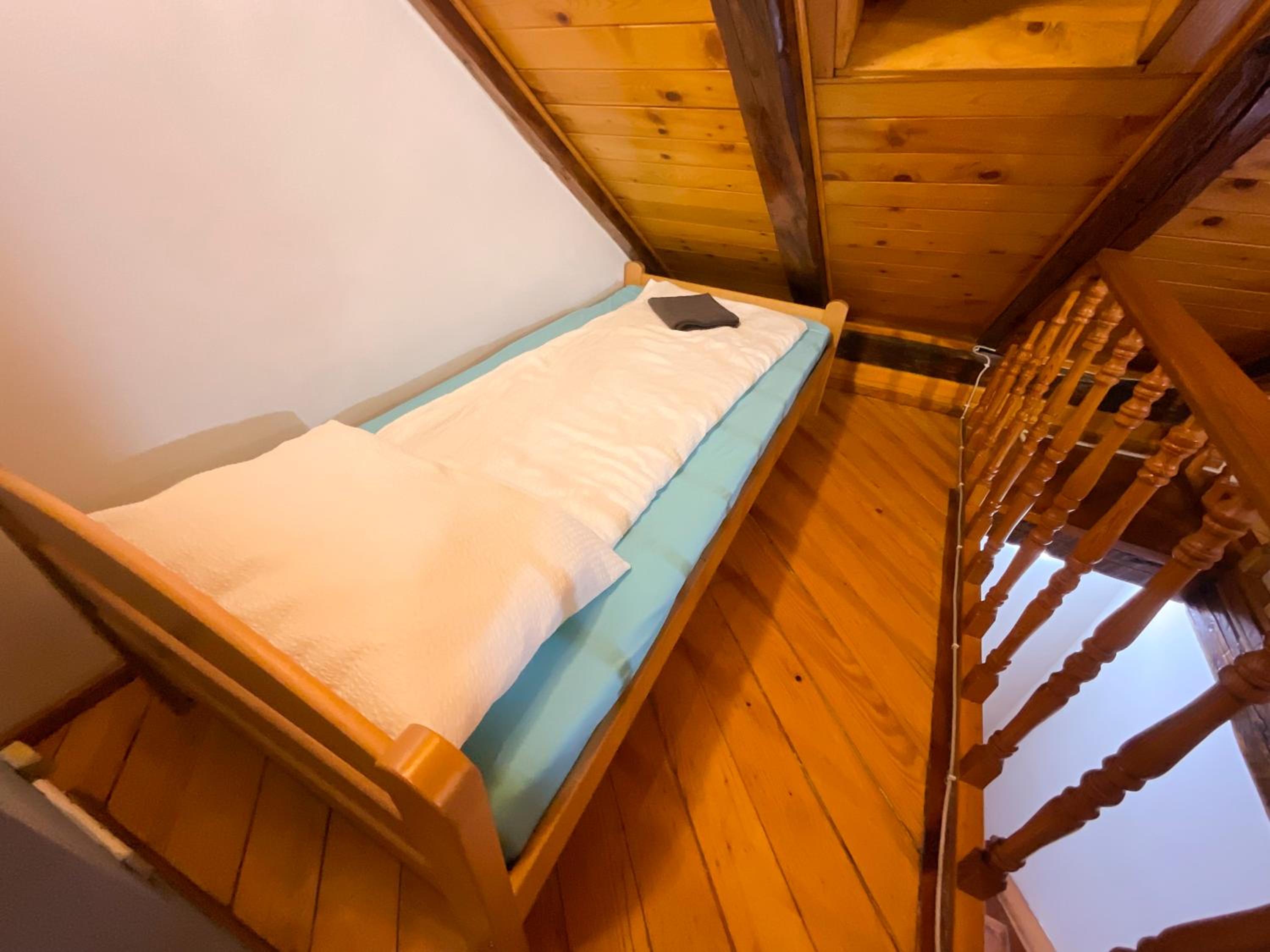 Quadruple Room with Shared Bathroom photo 3