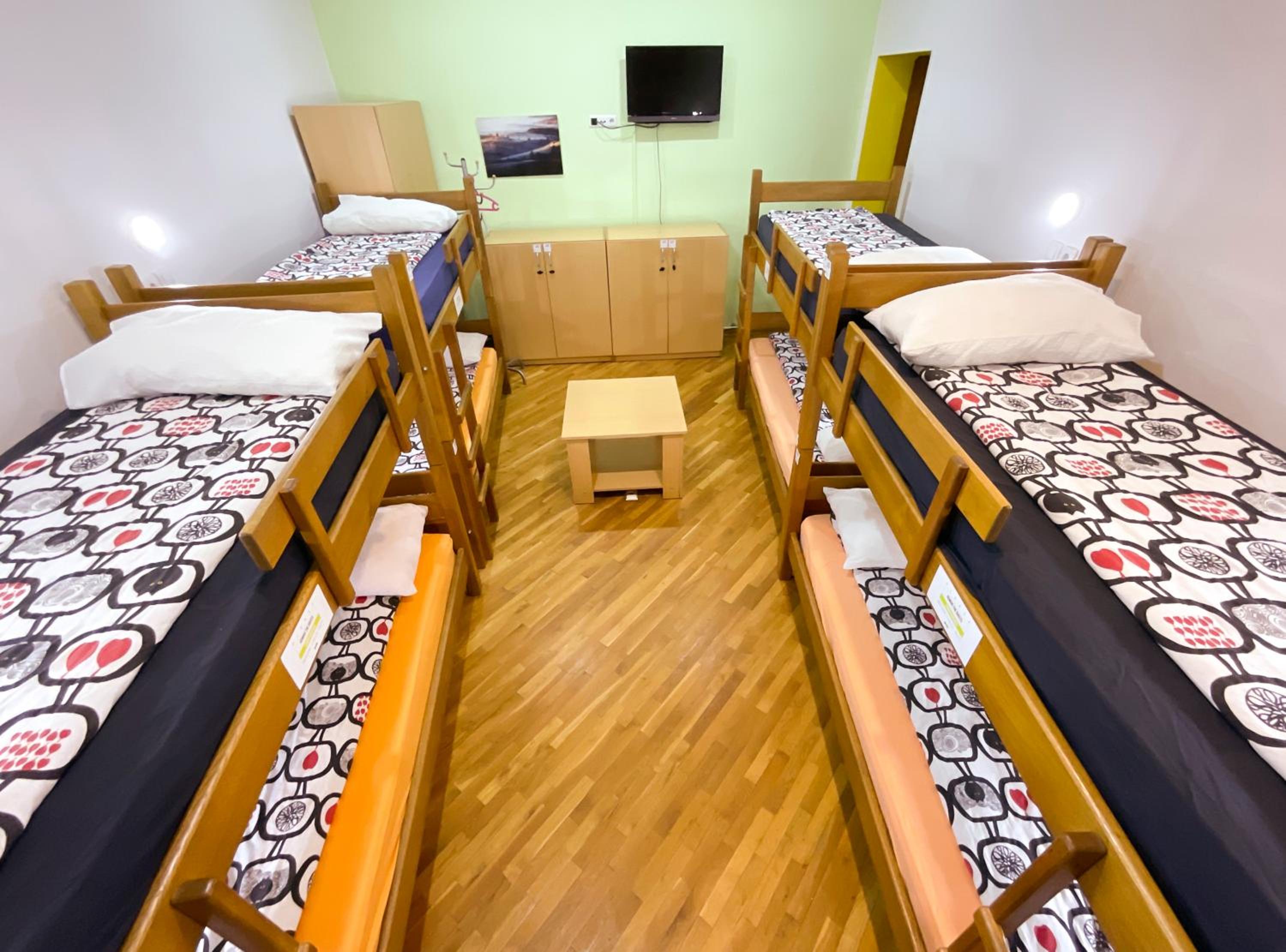 Single Bed in 8-Bed Dormitory Room photo 2