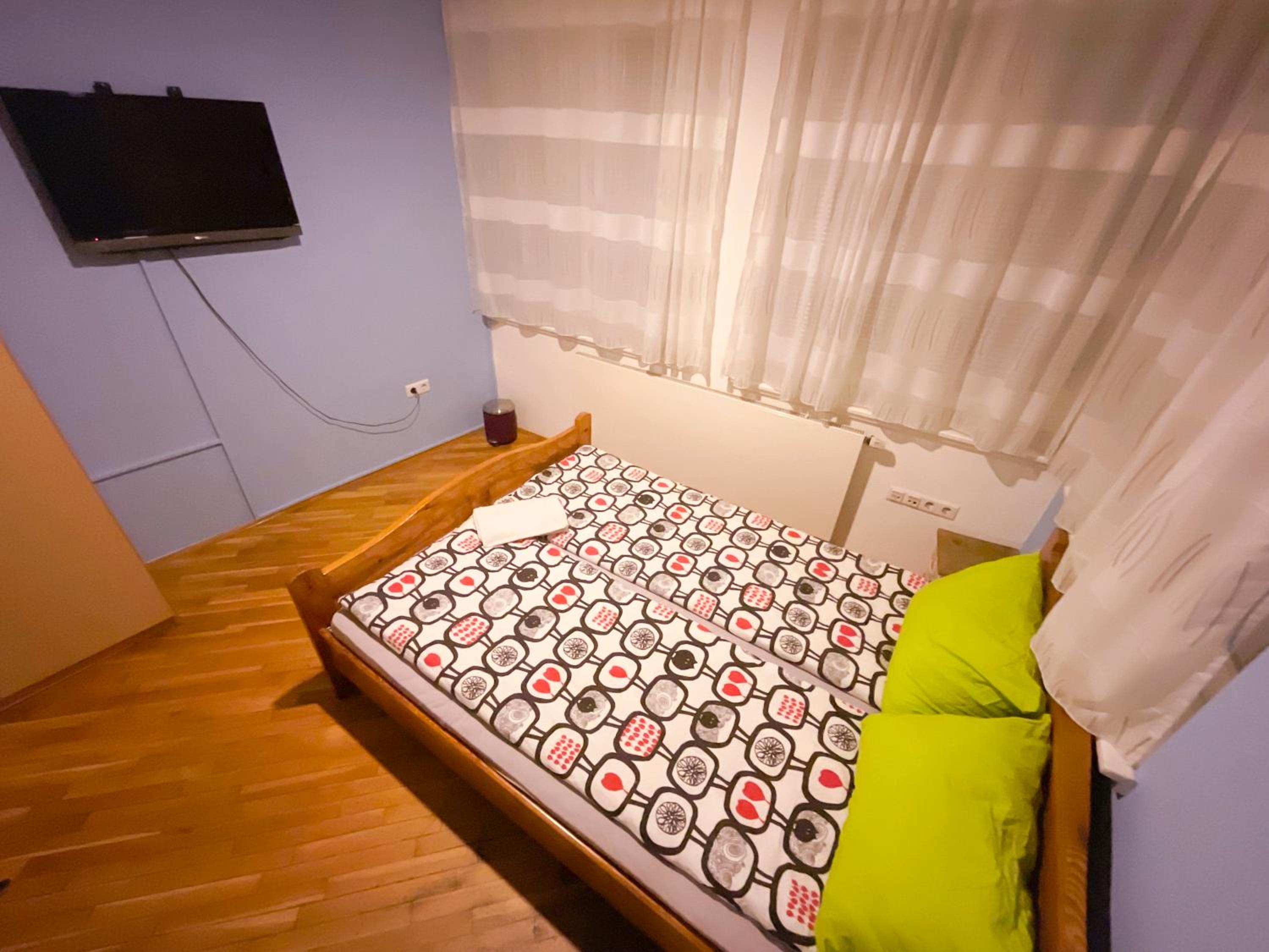 Double or Twin Room with Shared Bathroom photo 1