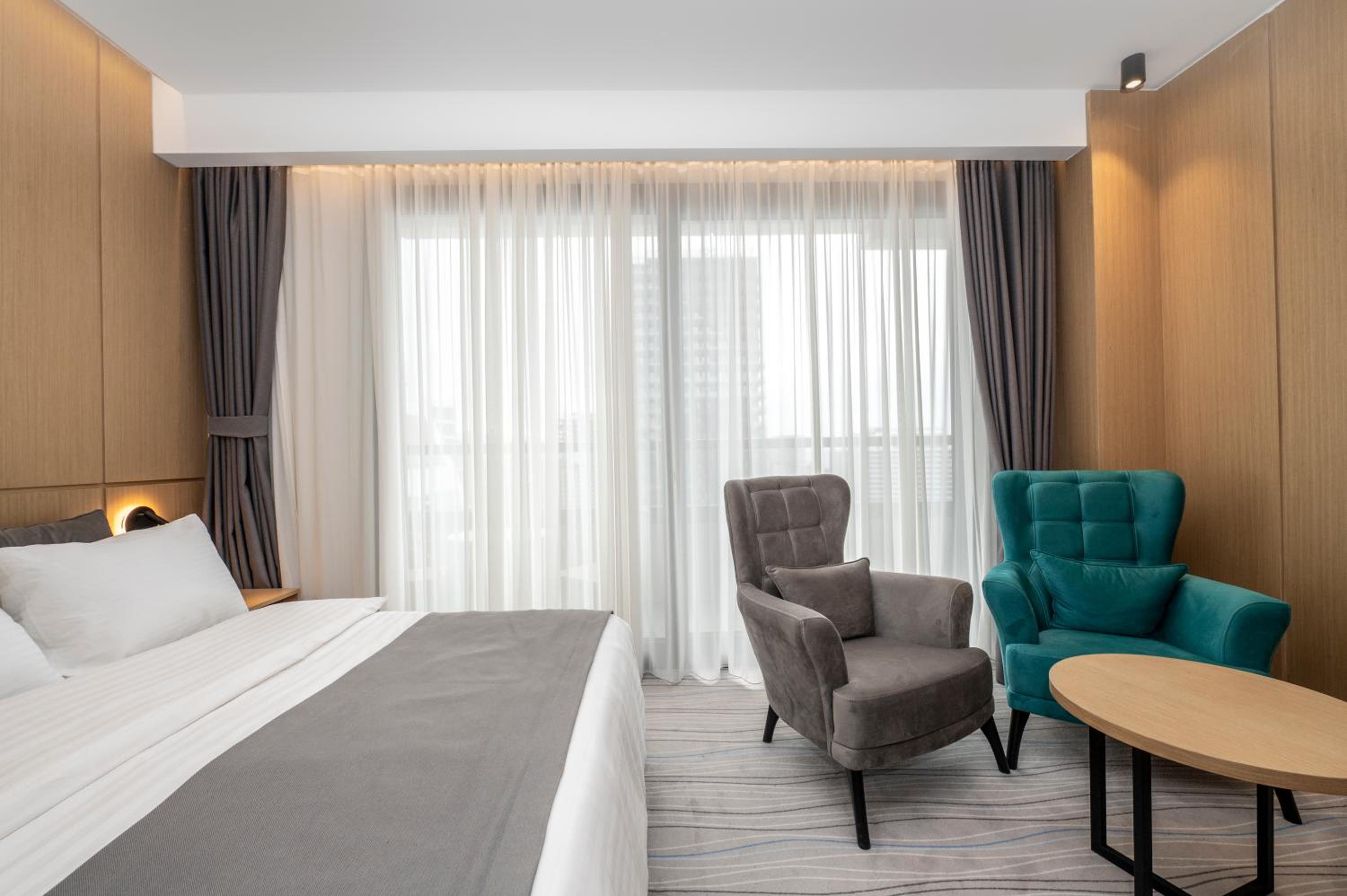 Double Room with Balcony and Sea View - Photo 7