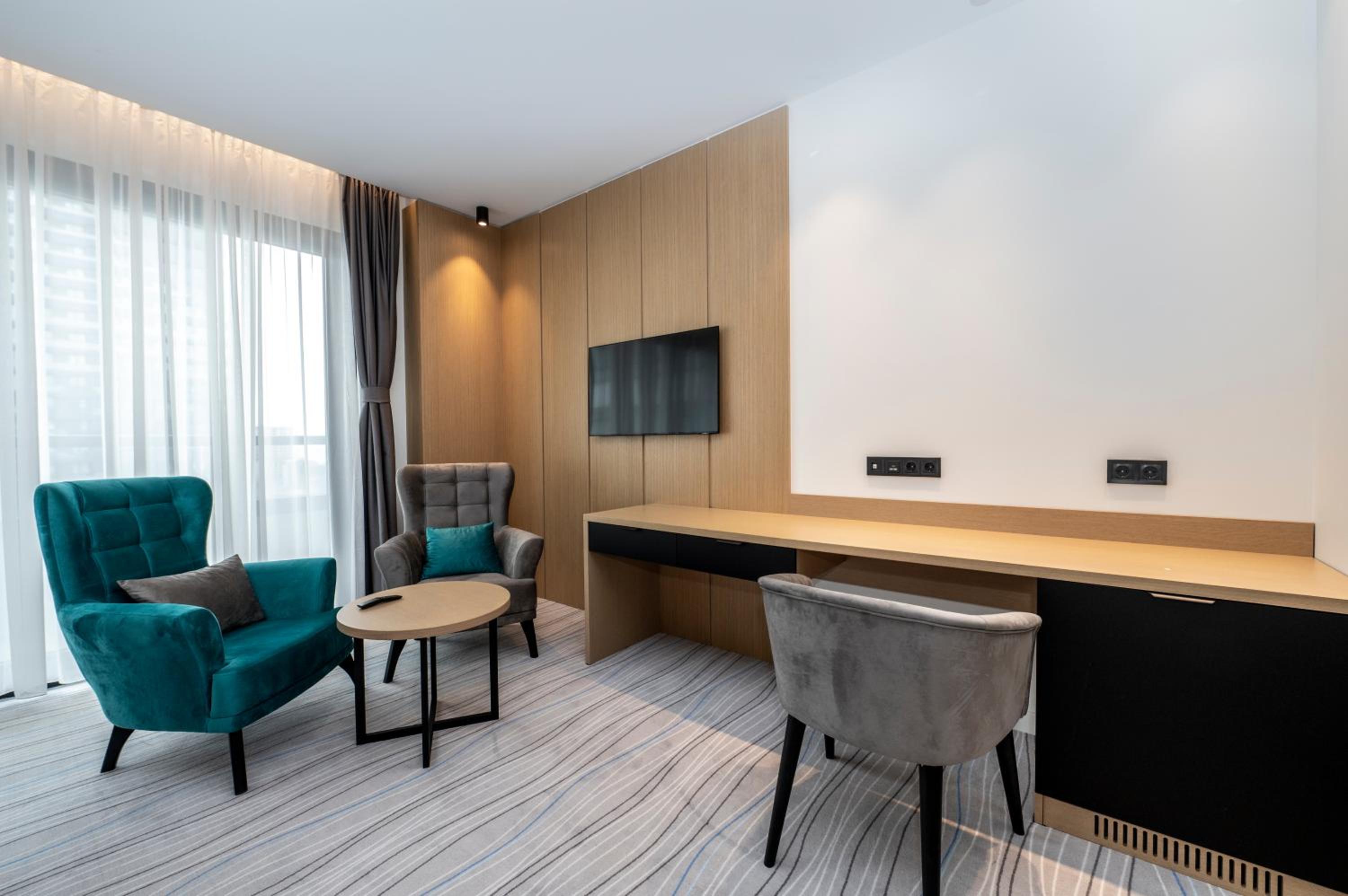 Standard Twin Room with Sea View - Photo 9
