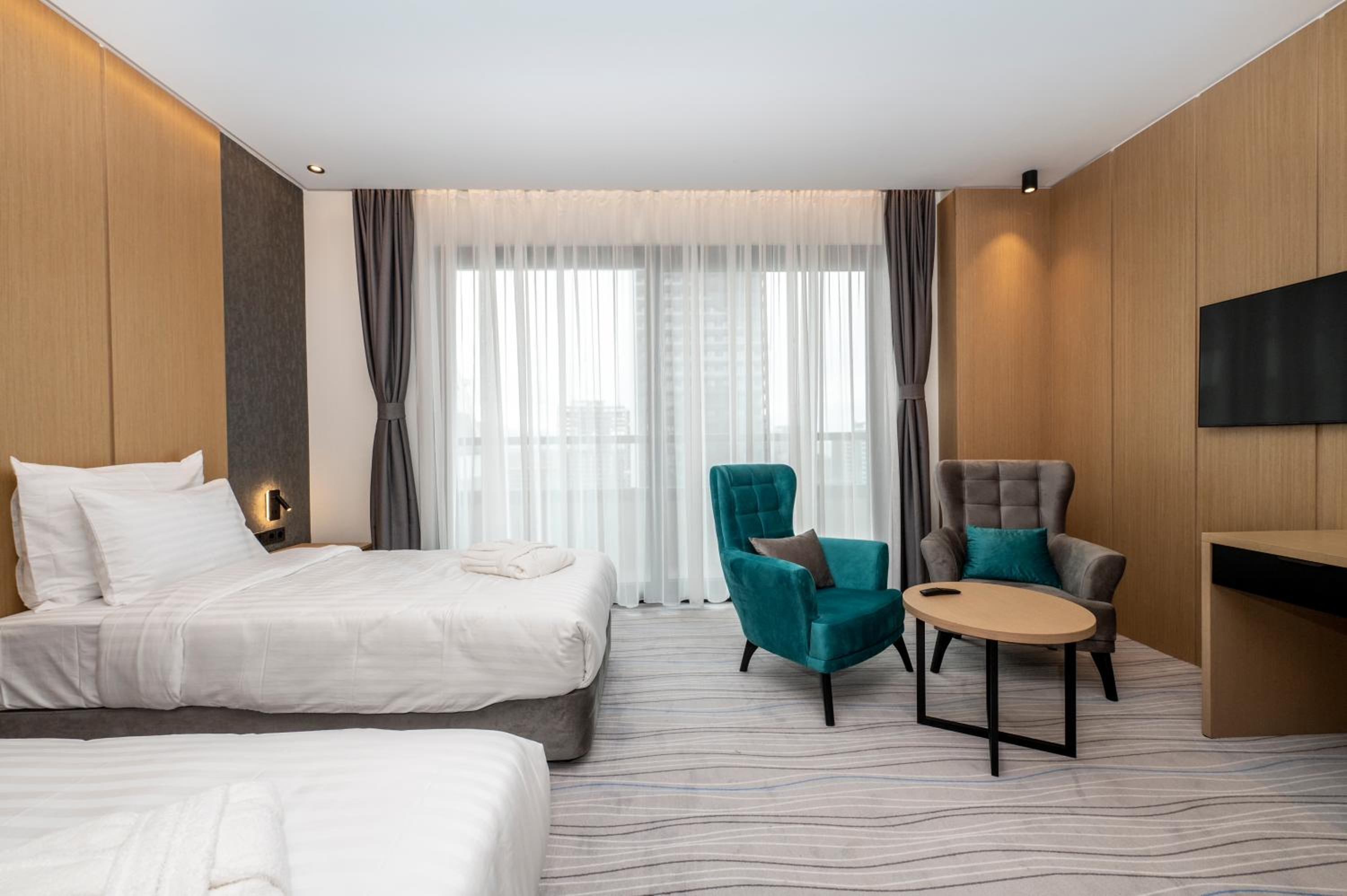 Standard Twin Room with Sea View - Photo 6