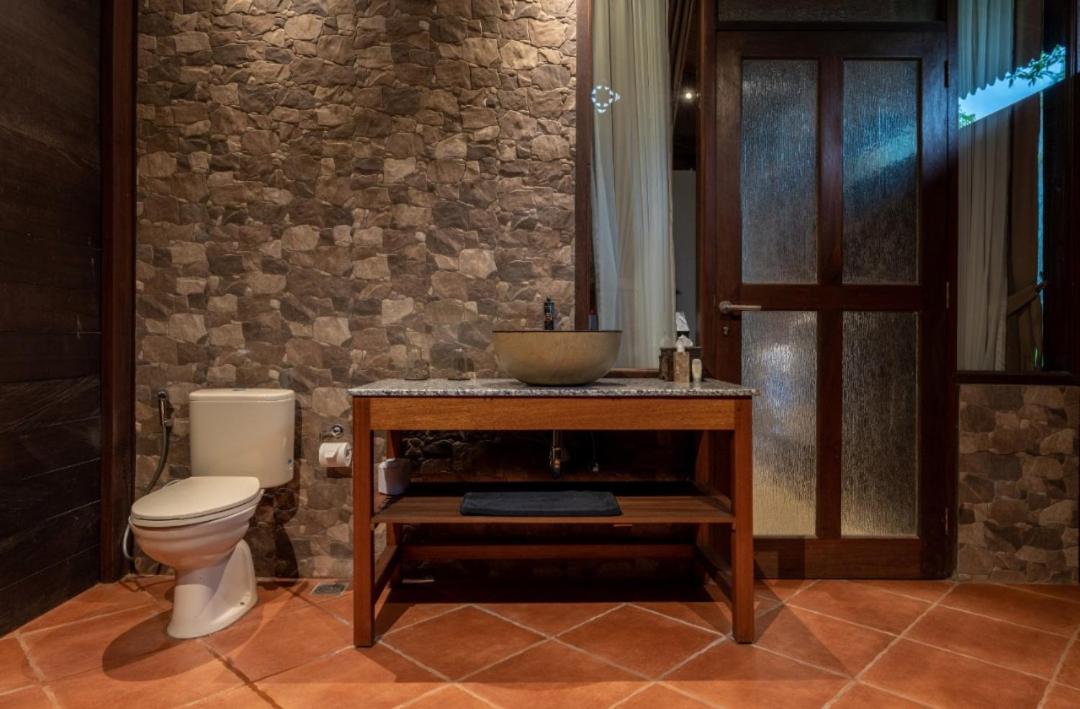 Twin Room with Private Bathroom - Photo 7