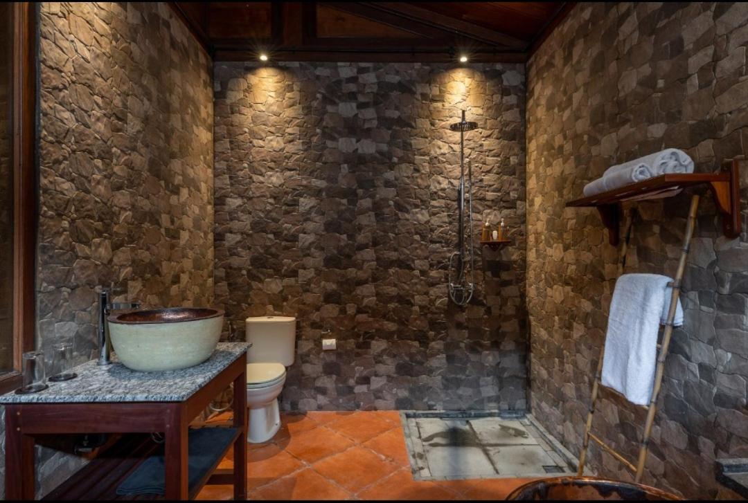 Superior King Suite - Photo 7