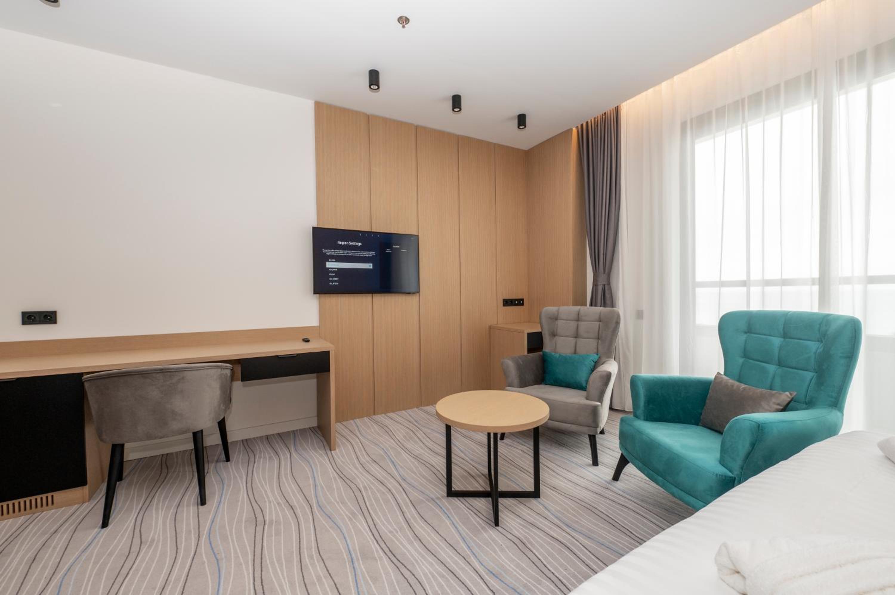Double Room with Balcony and Sea View - Photo 12