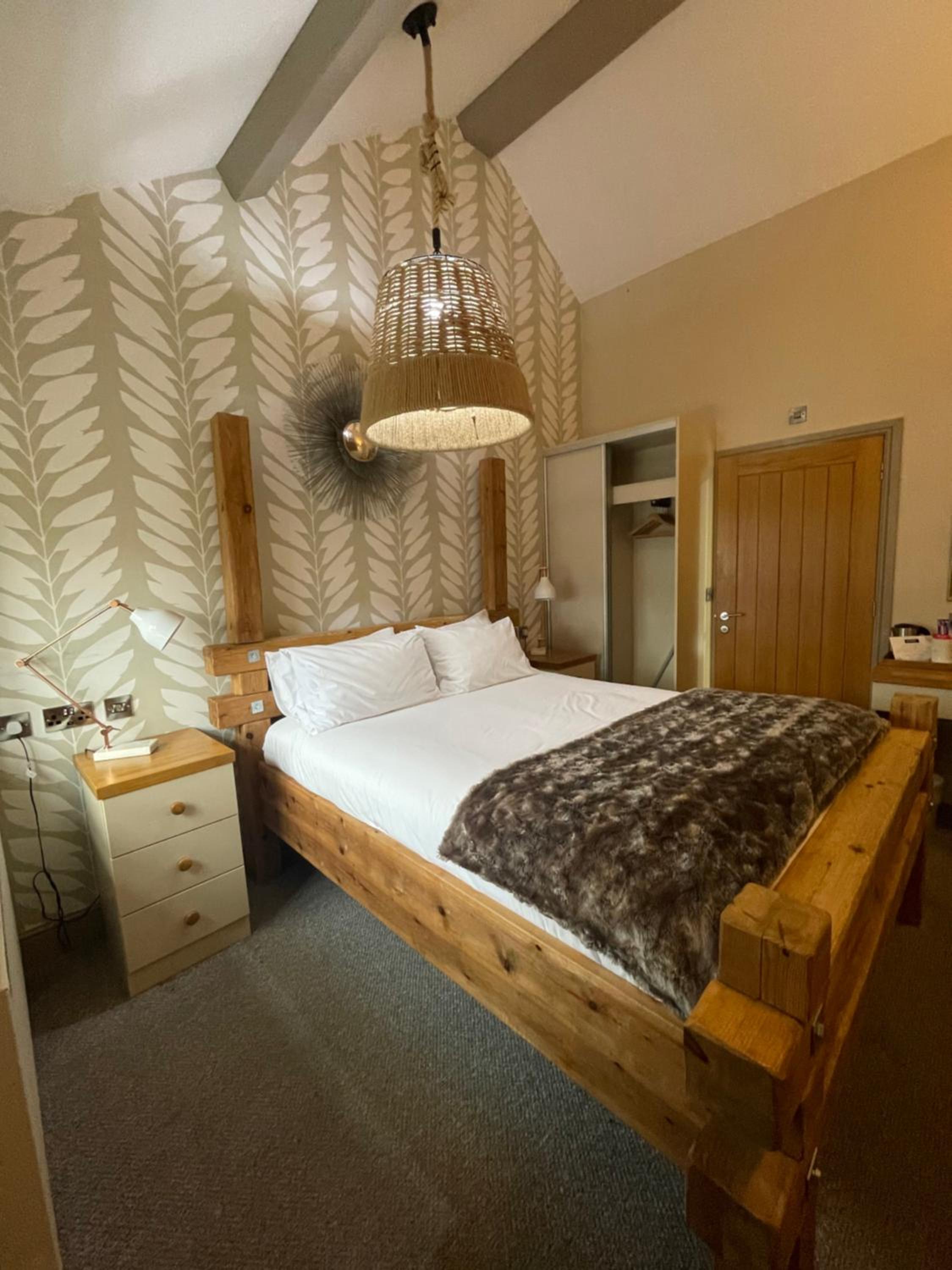 Deluxe King Room photo 3
