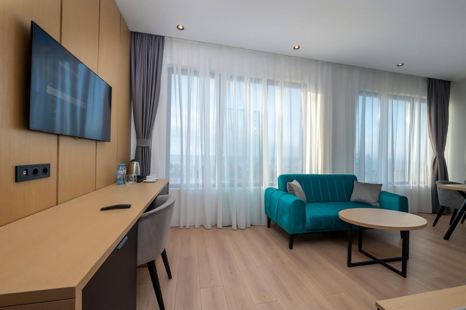 Junior Suite with Sea View - Photo 9