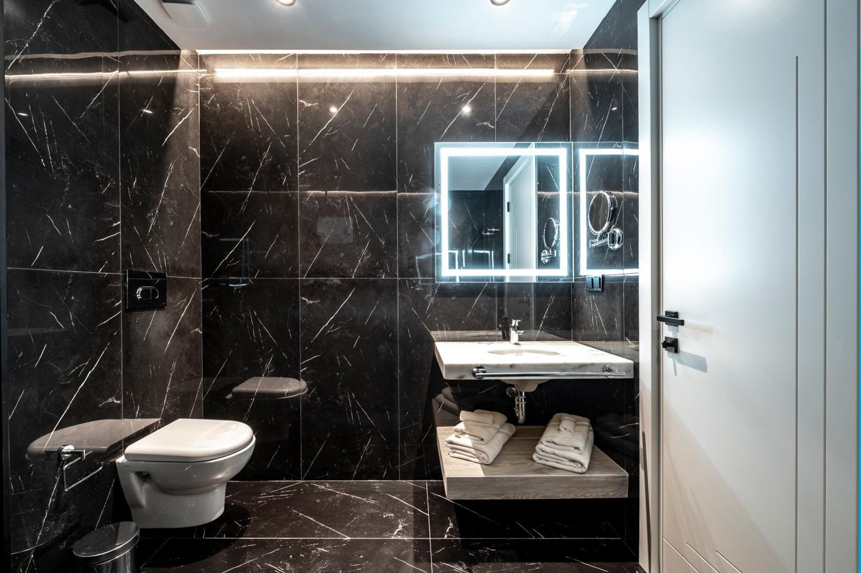 Junior Suite - Photo 12