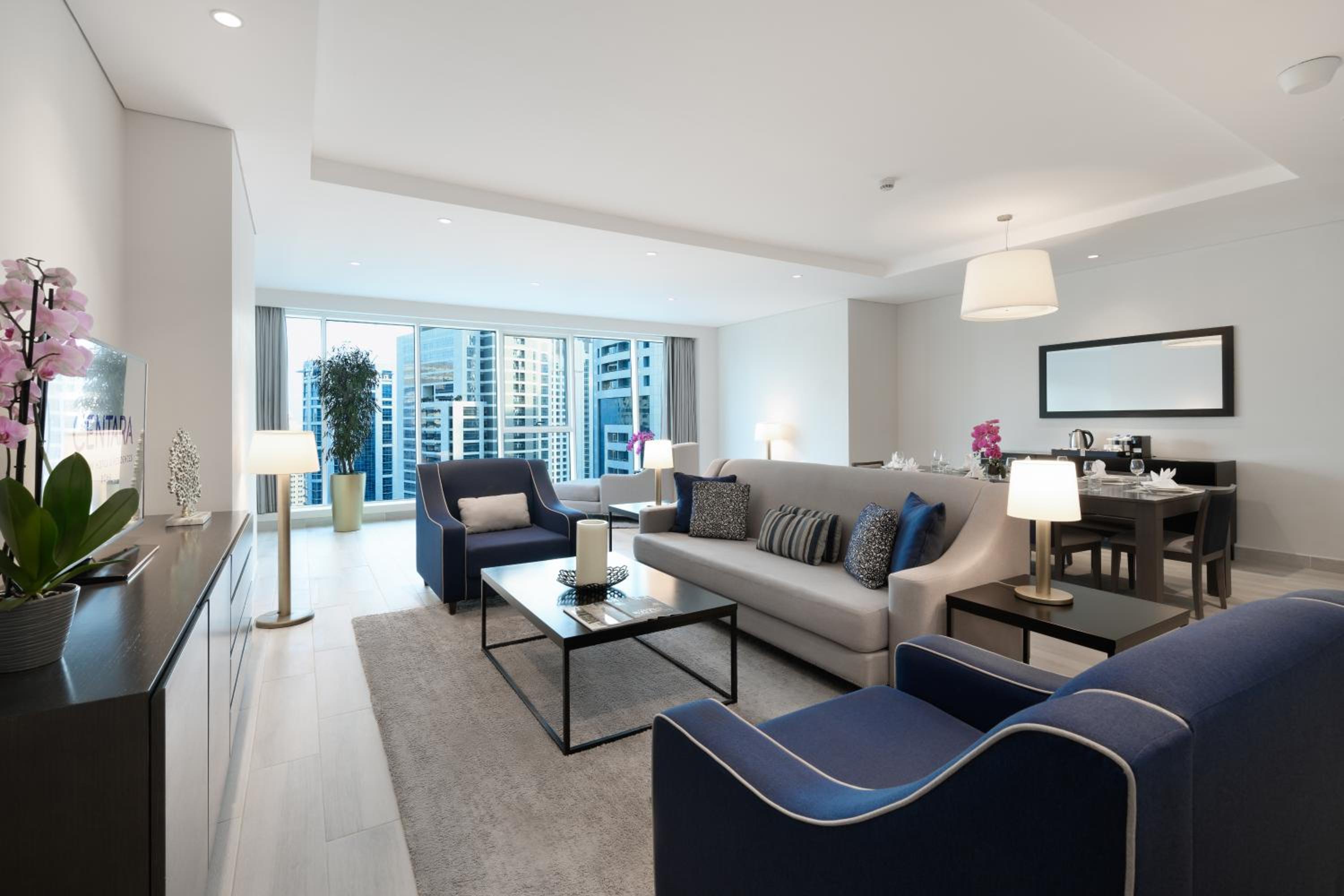 Executive Three Bedroom City View Residence - Photo 4