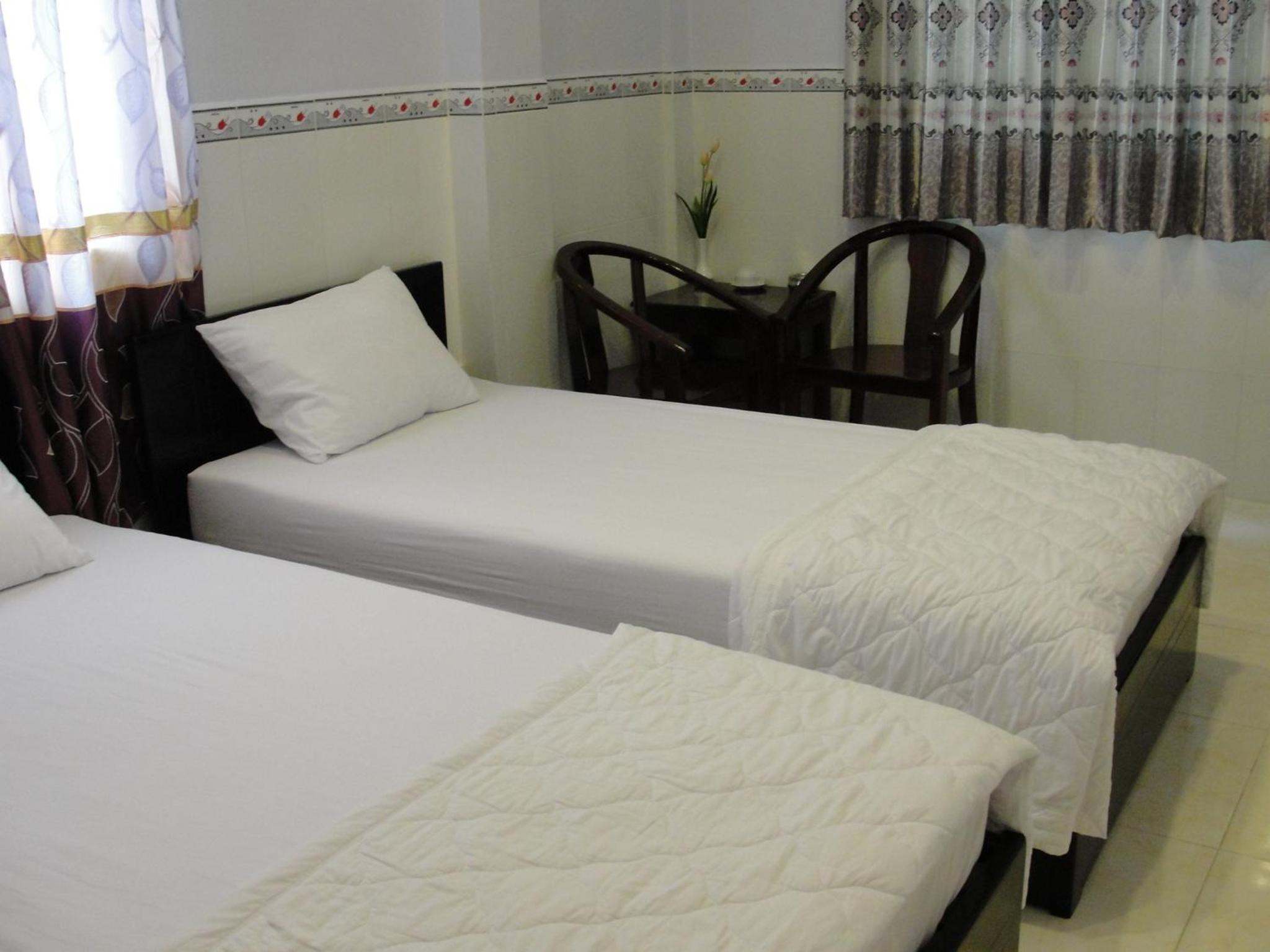 Twin Room with Private Bathroom