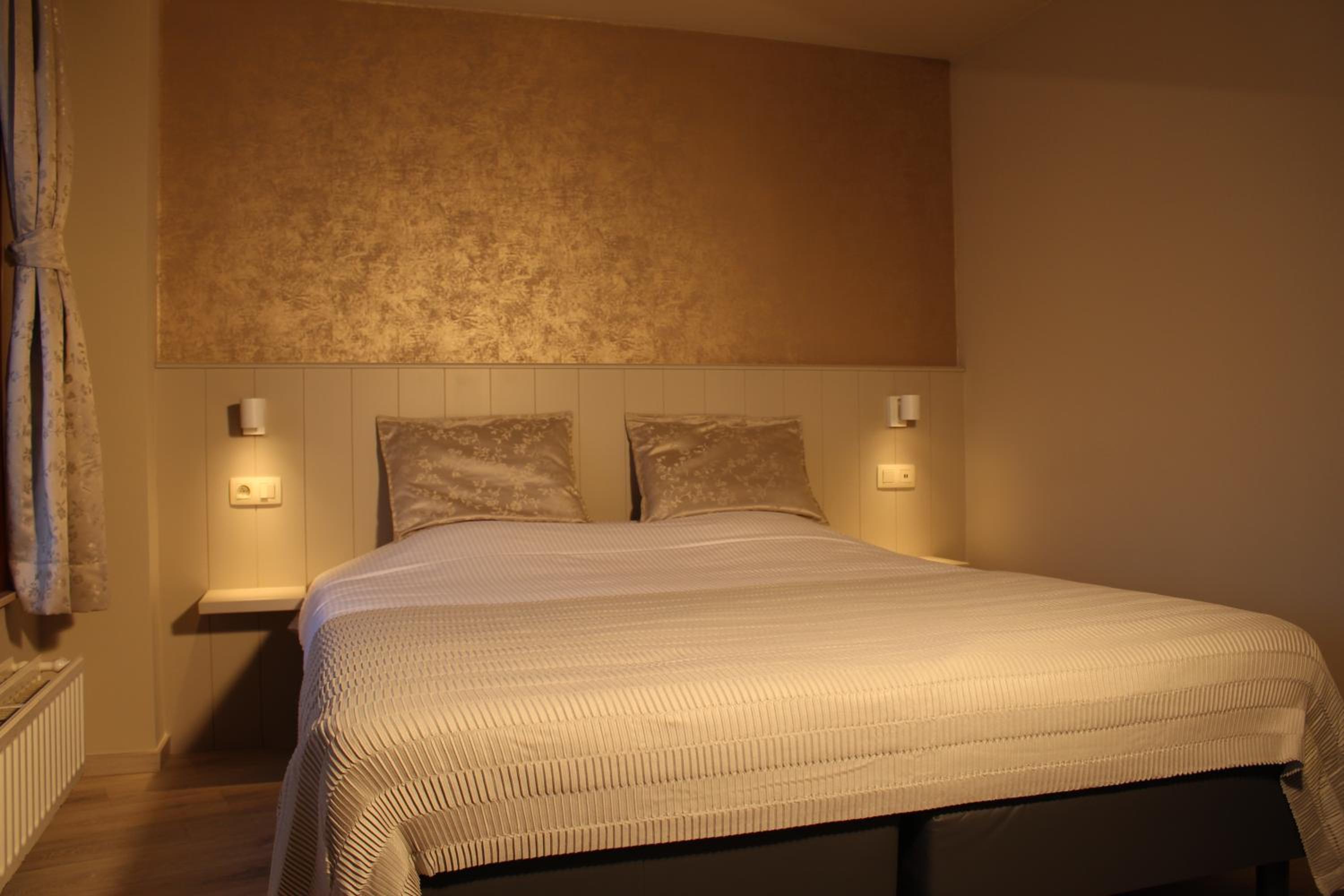 Double Room with Private External Bathroom photo 1