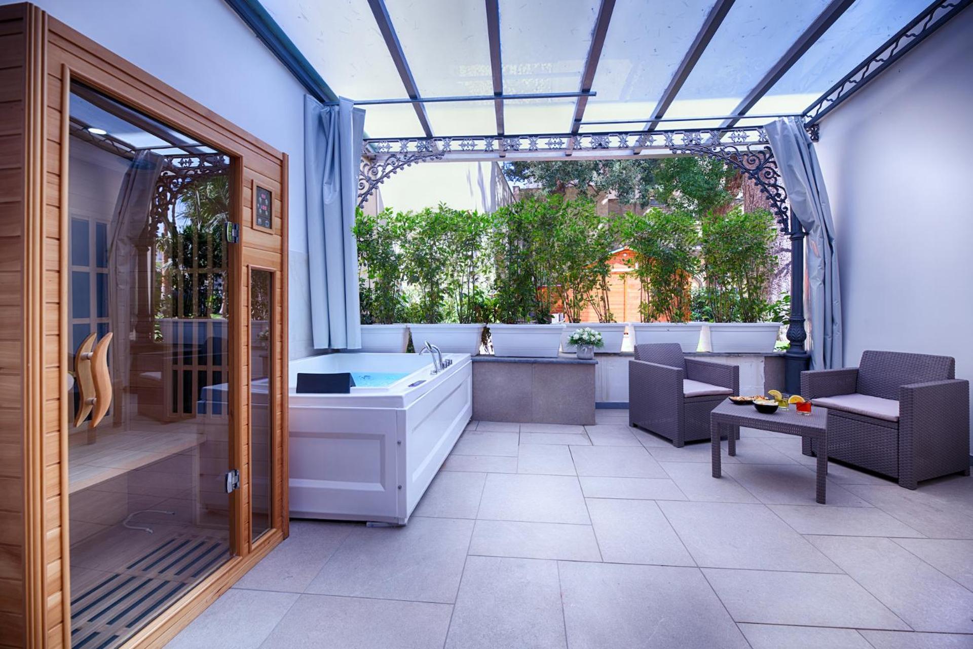 Suite with Sauna