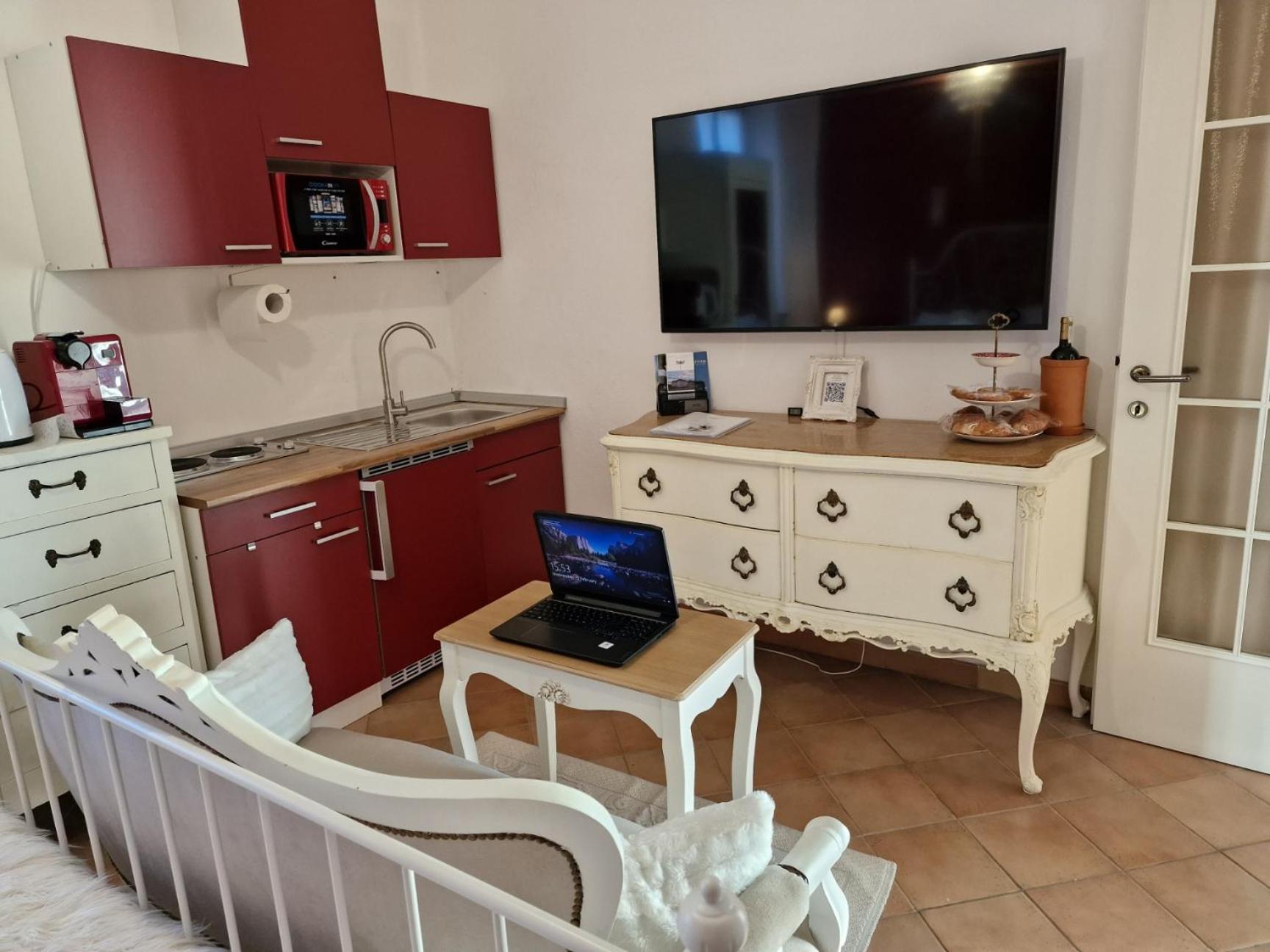 Double Room with Private Bathroom photo 3