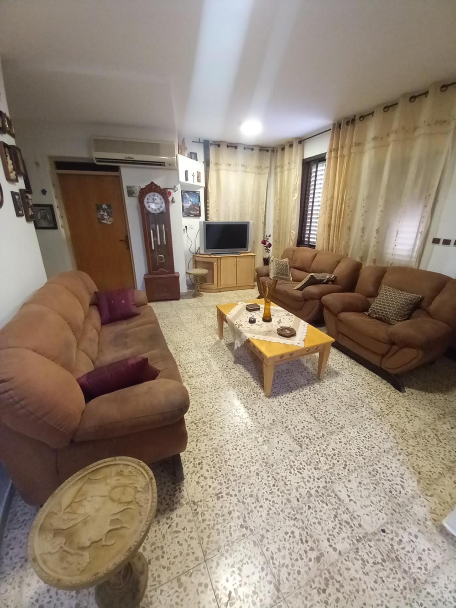 Four-Bedroom House photo 2
