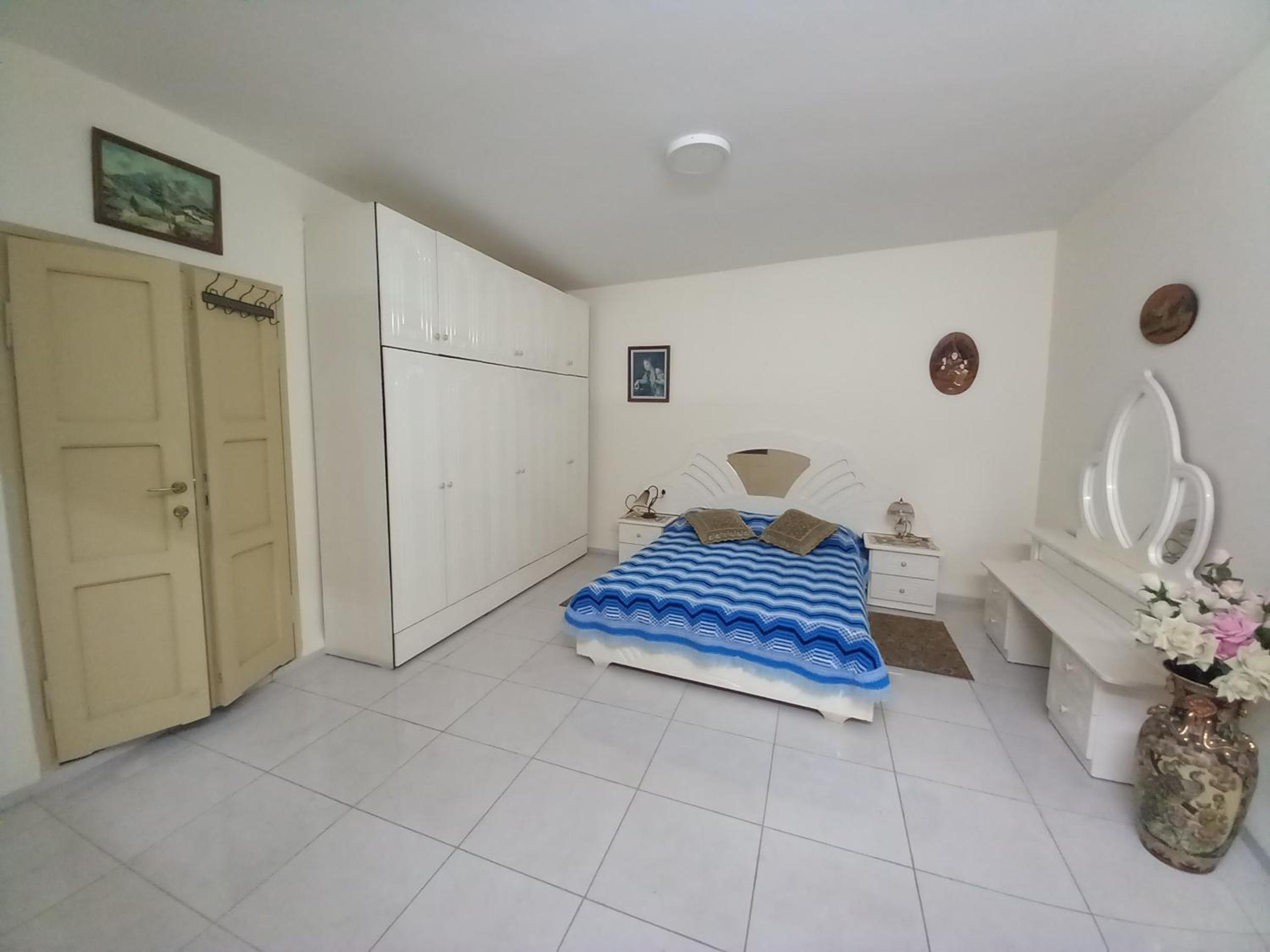 Four-Bedroom House photo 1