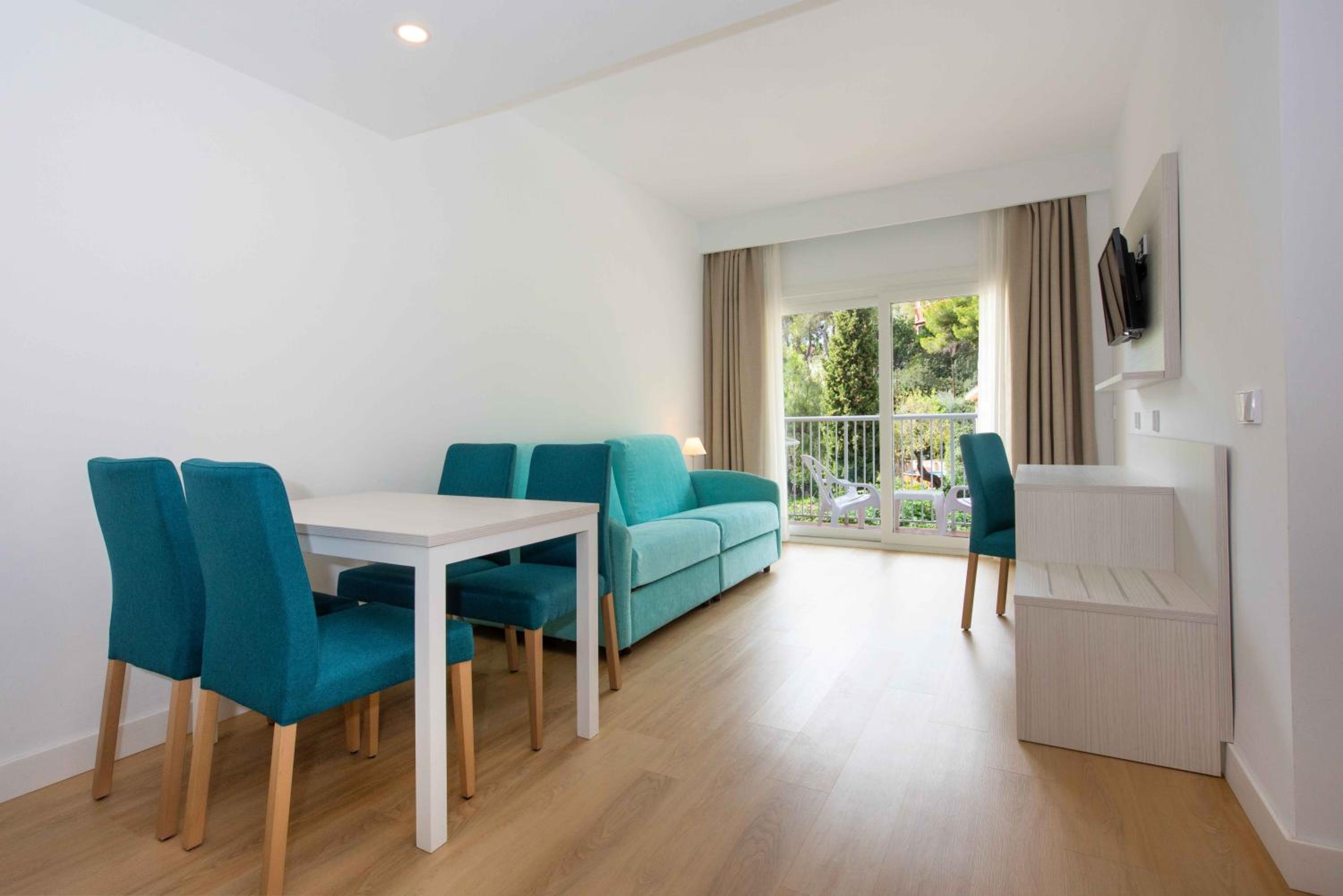 Superior One-Bedroom Apartment