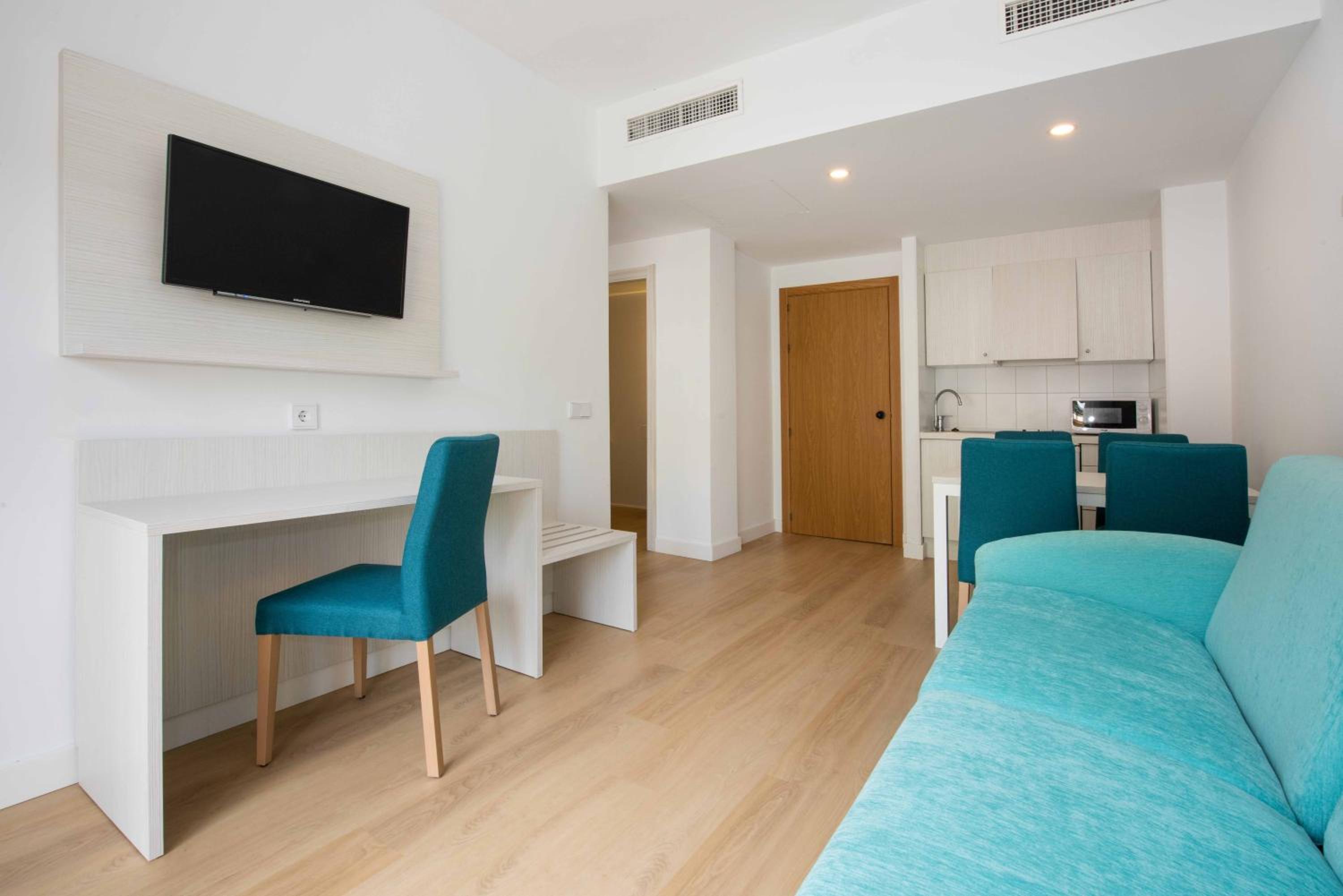 Superior One-Bedroom Apartment