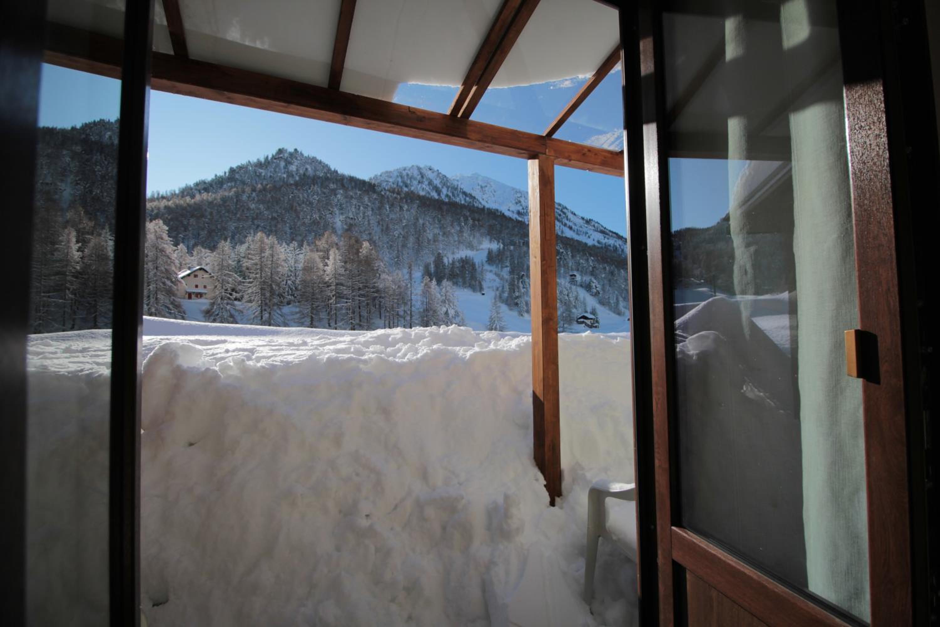 Double or Twin Room with Mountain View photo 3
