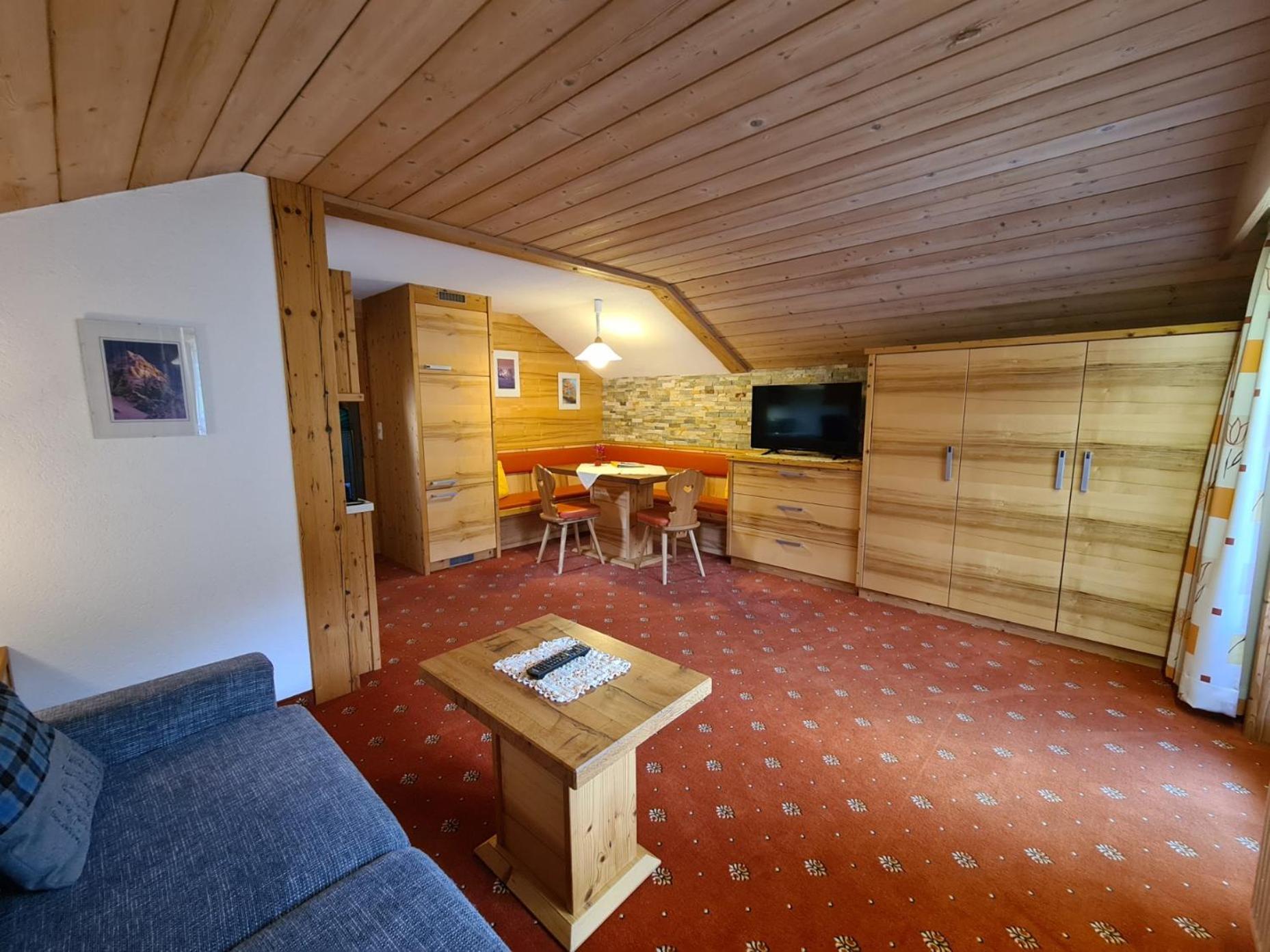 Superior One-Bedroom Apartment photo 1