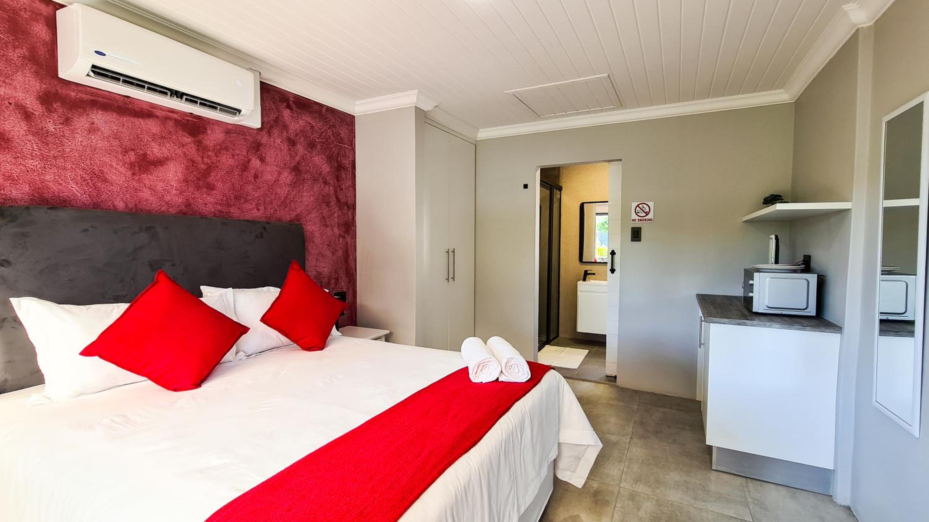 King Room with Garden View - Photo 19