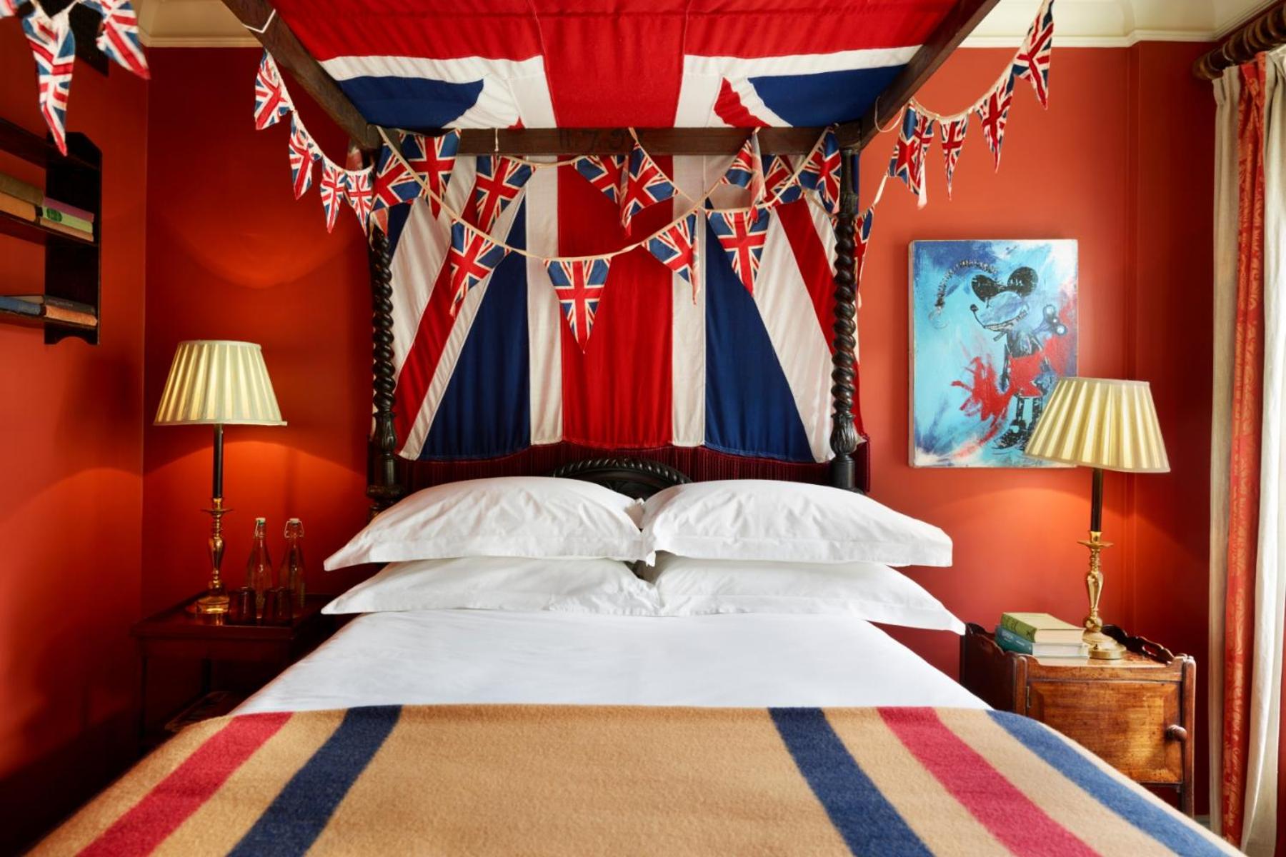 Deluxe King Room photo 1