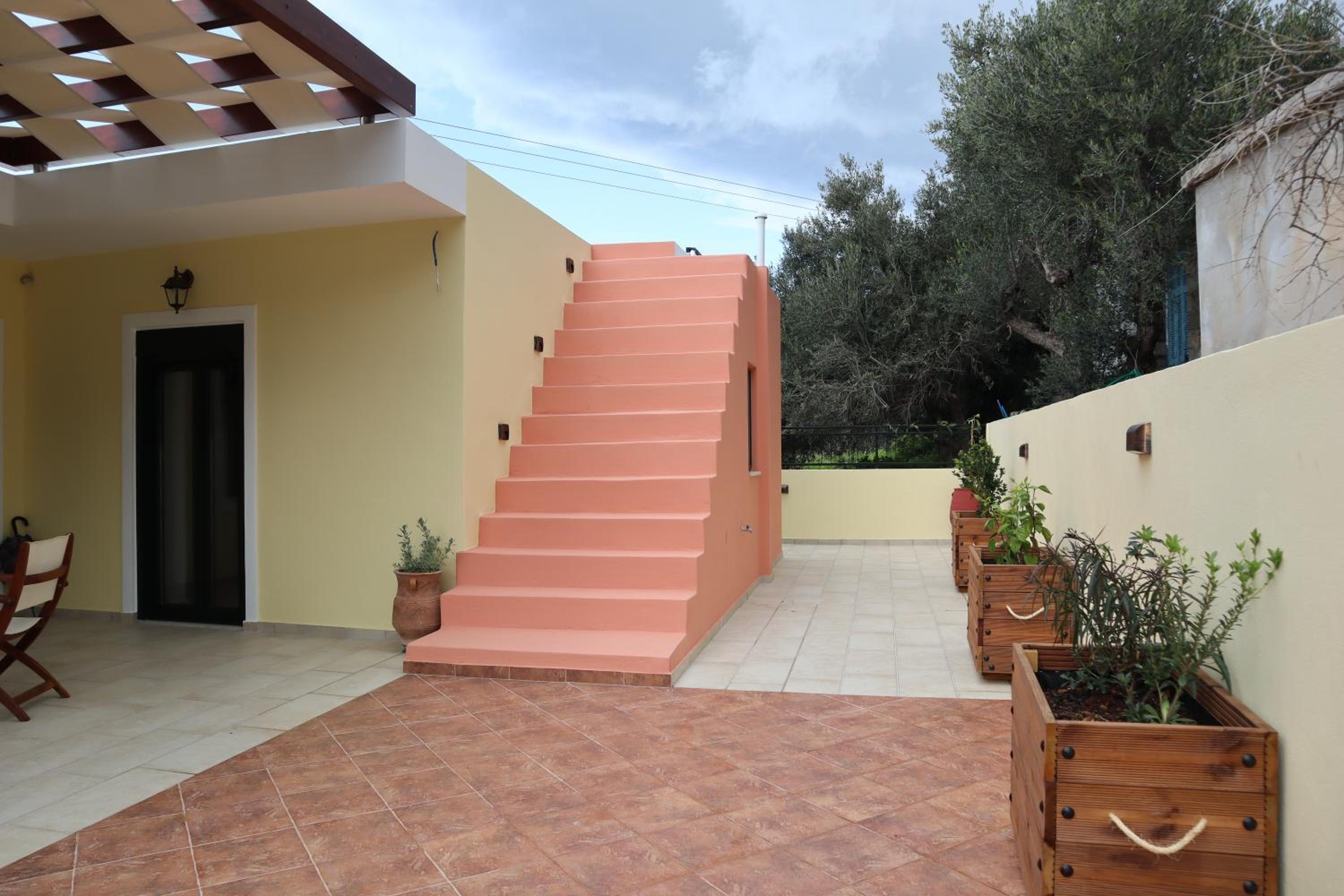 Three-Bedroom House photo 2