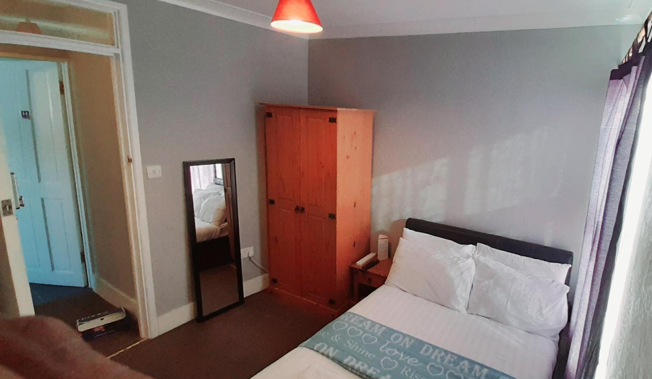 Double Room - Photo 9