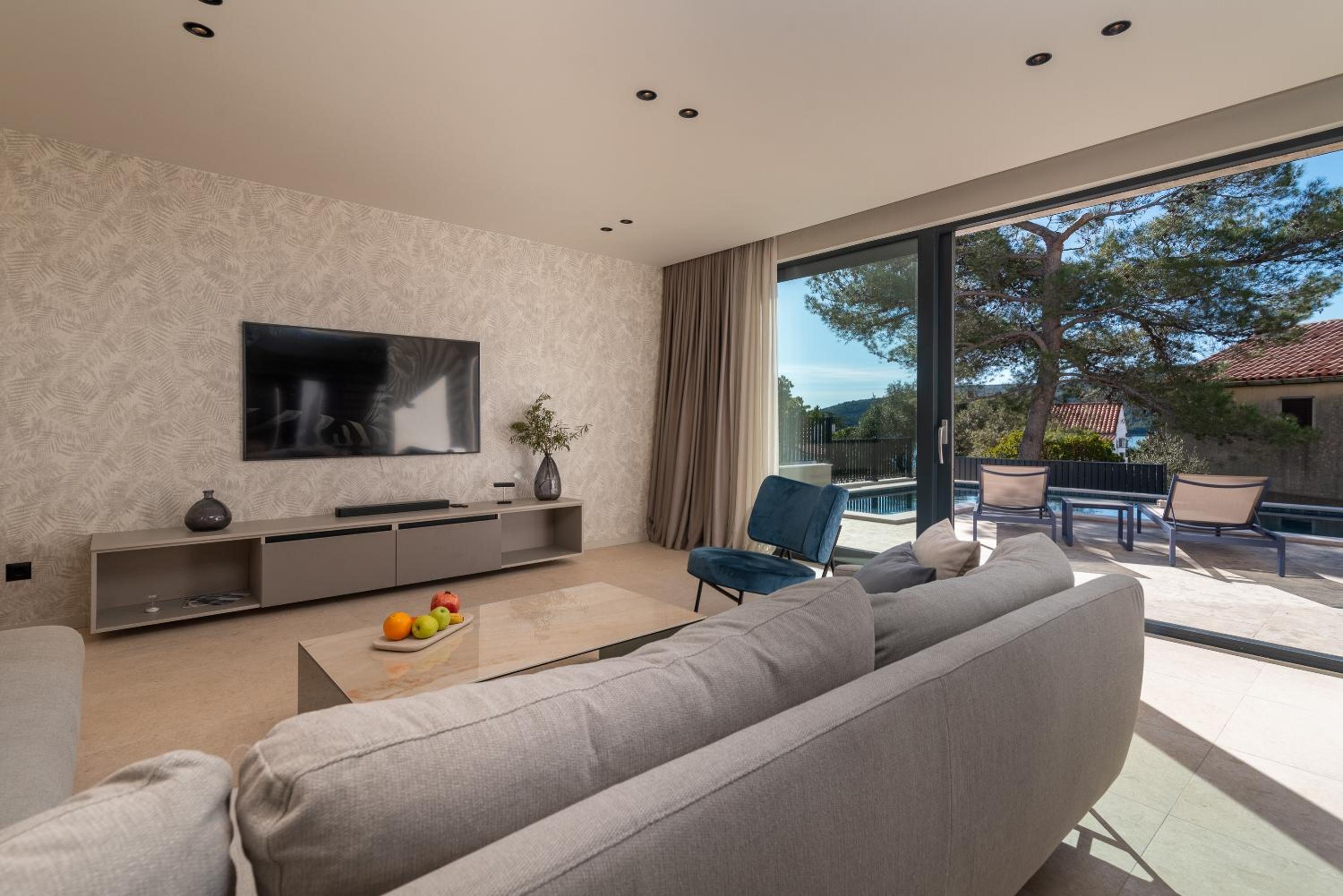 Three-Bedroom Villa photo 1