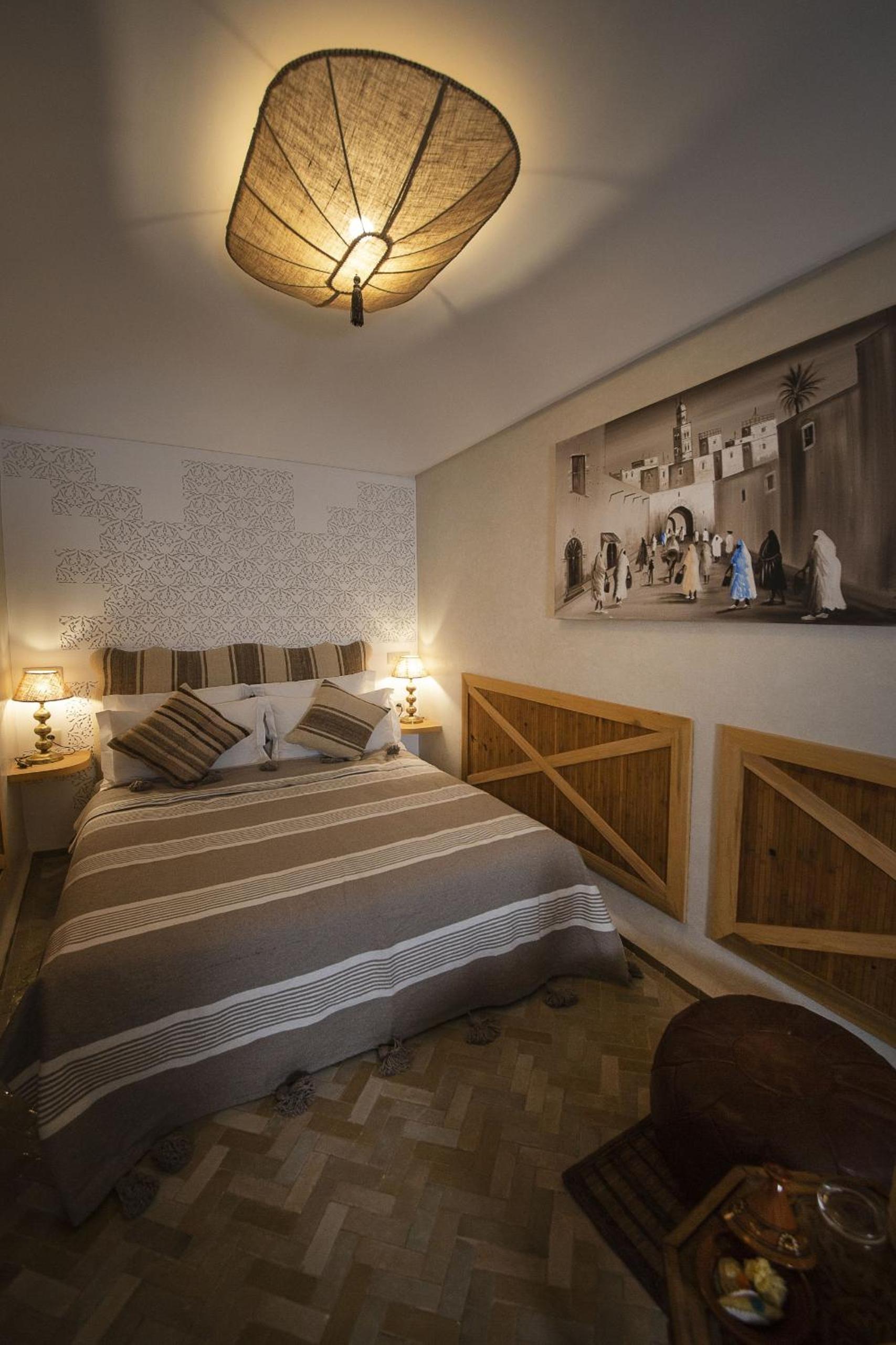 Double Room with Private Bathroom - Photo 2