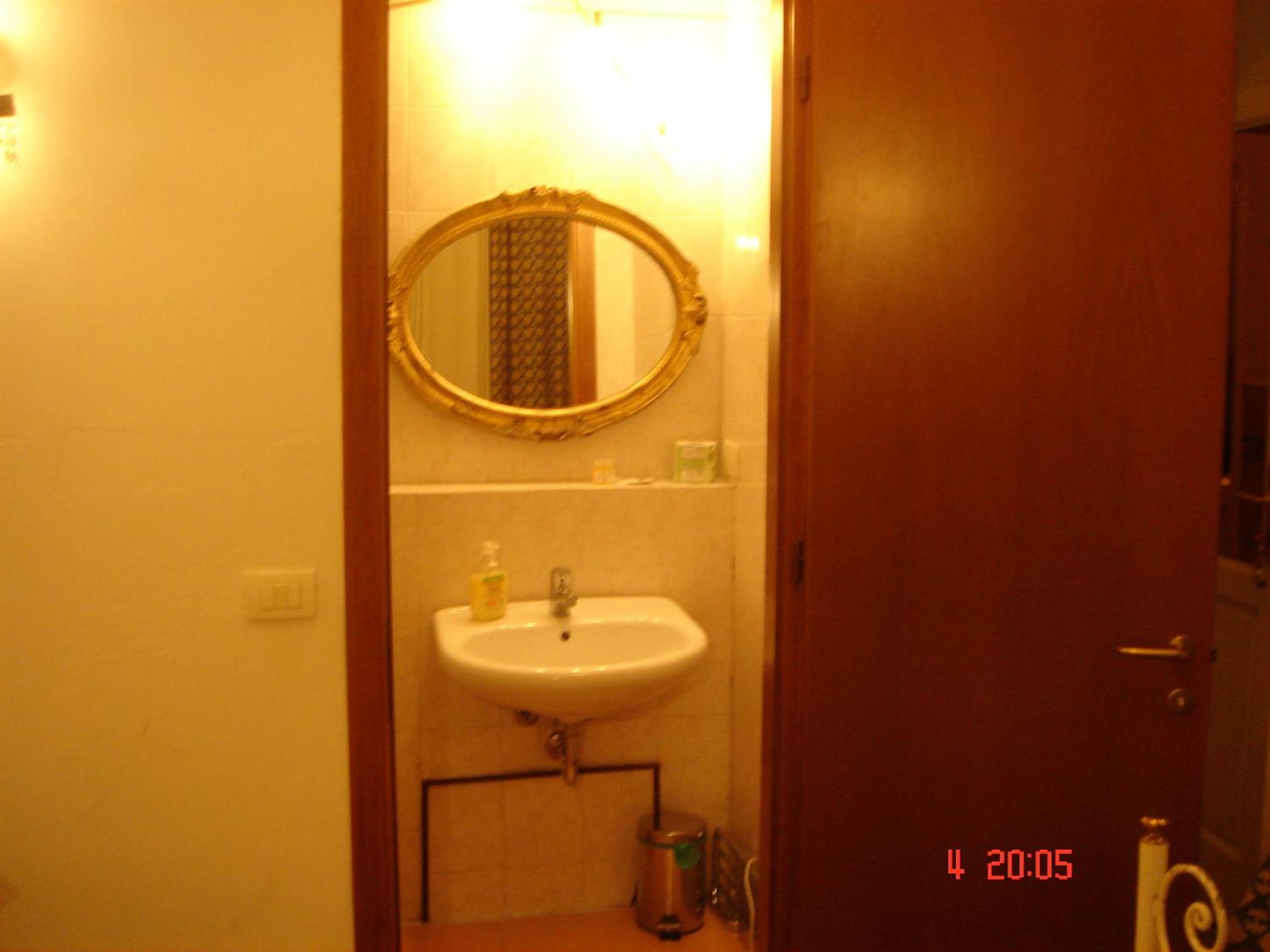 Standard Double Room With Fan photo 2