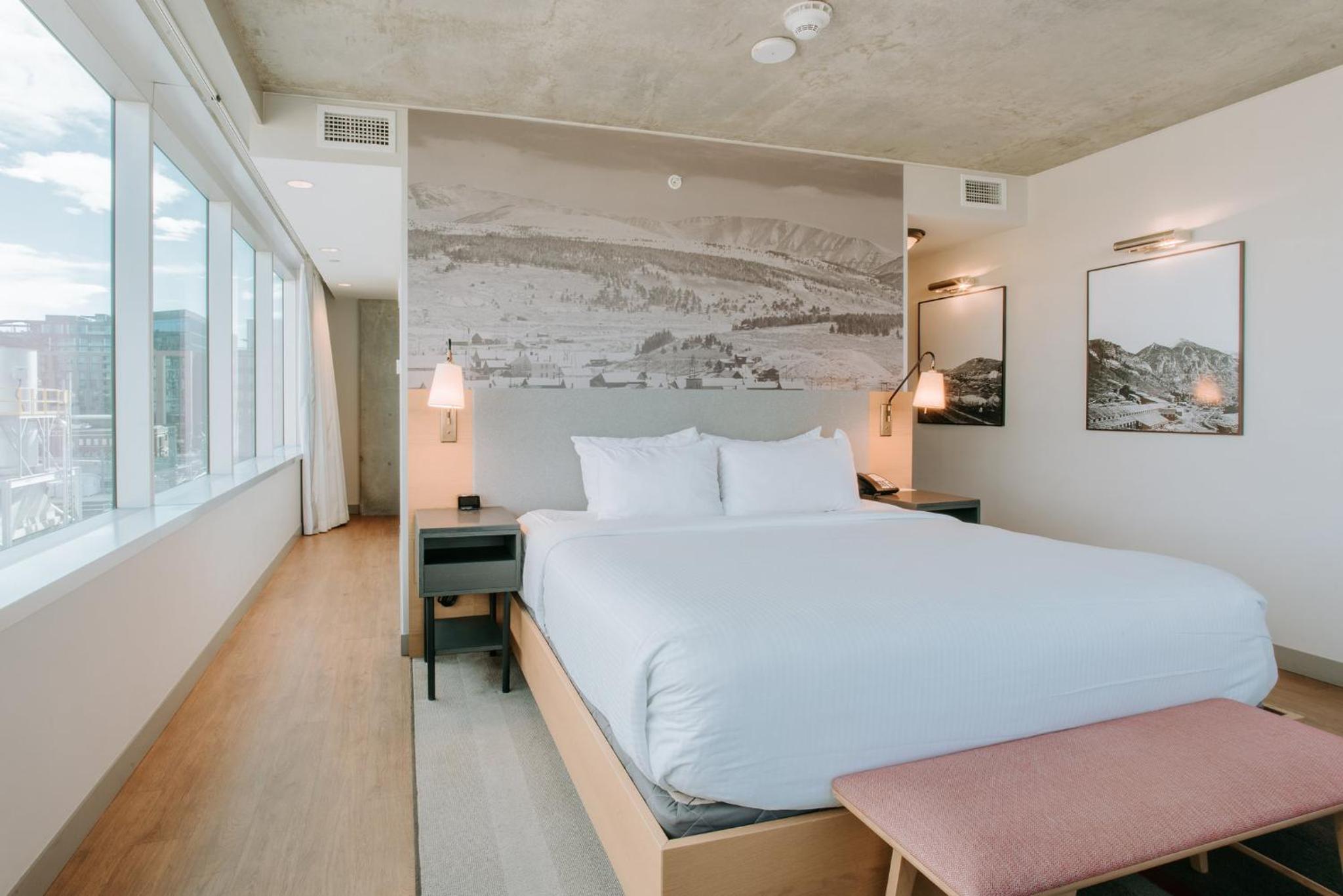 Queen Room with Two Queen Beds and Mile High View - Communications Accessible thumbnail 5
