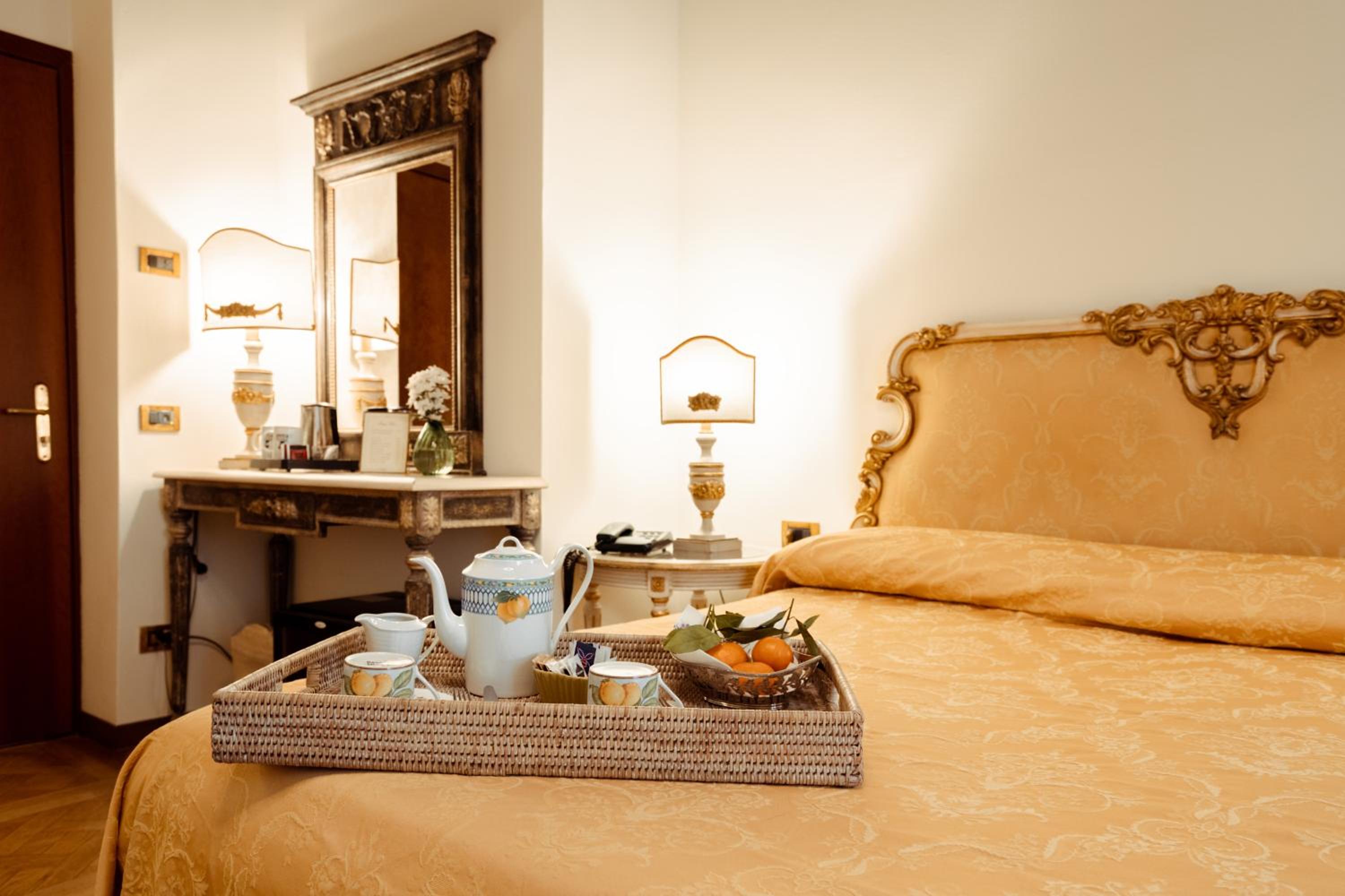 Double or Twin Room - Photo 18