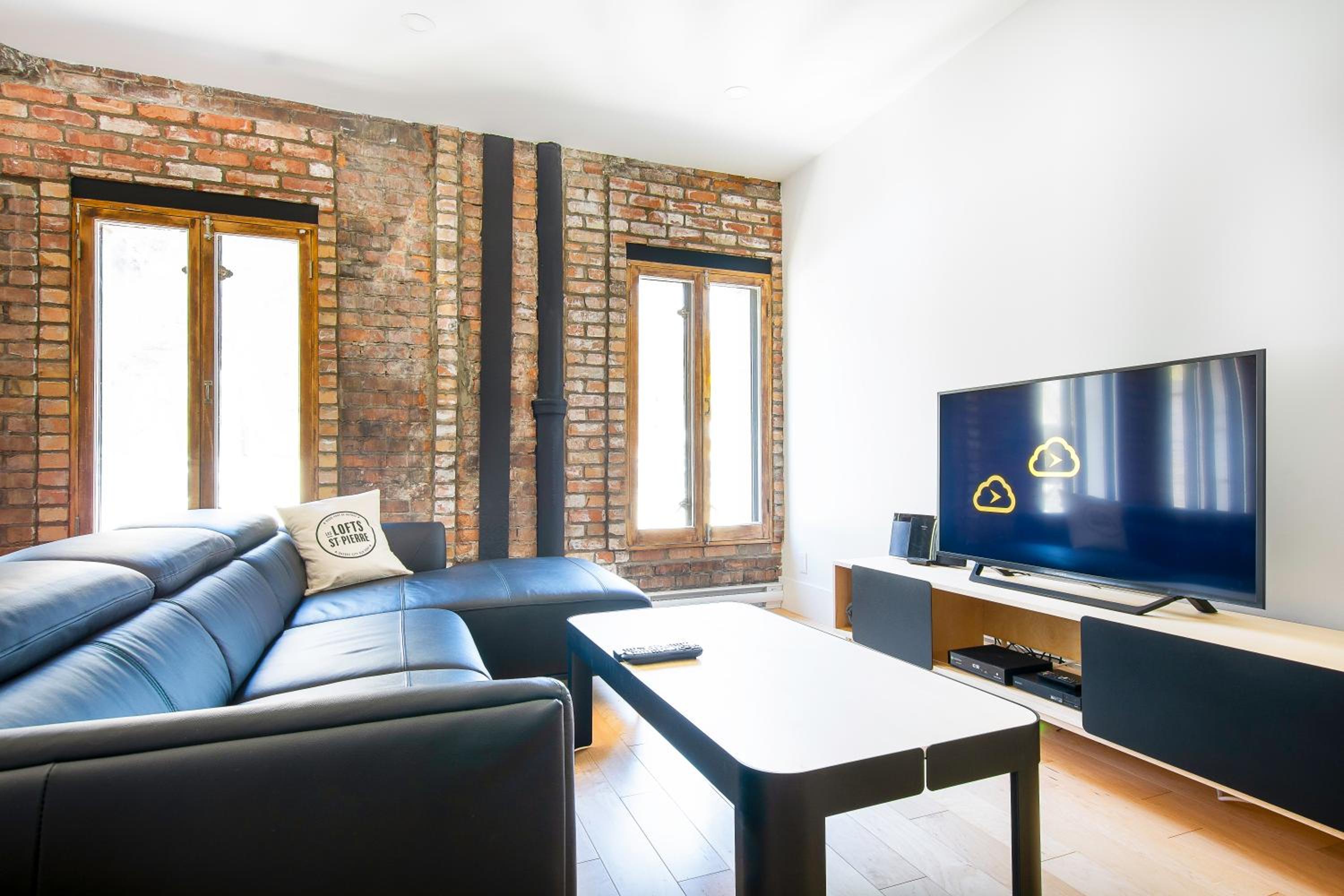 One-Bedroom Apartment + Bunk bed - SP303 with Castle View