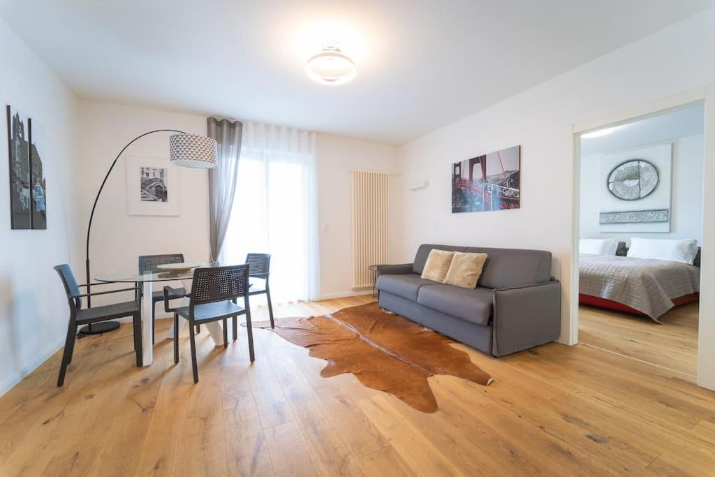 Apartment with Lake View photo 2
