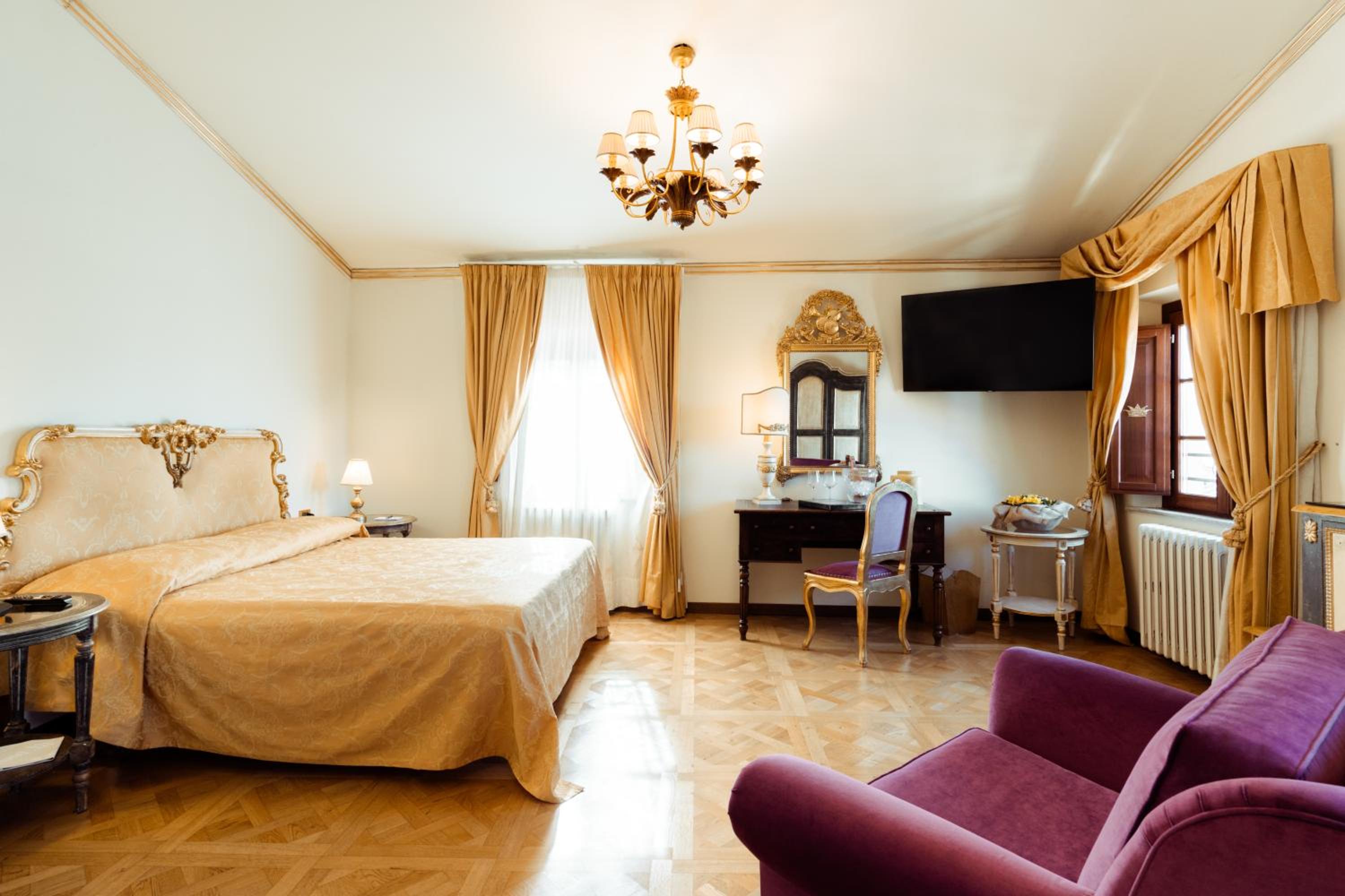 Junior Suite - Photo 1