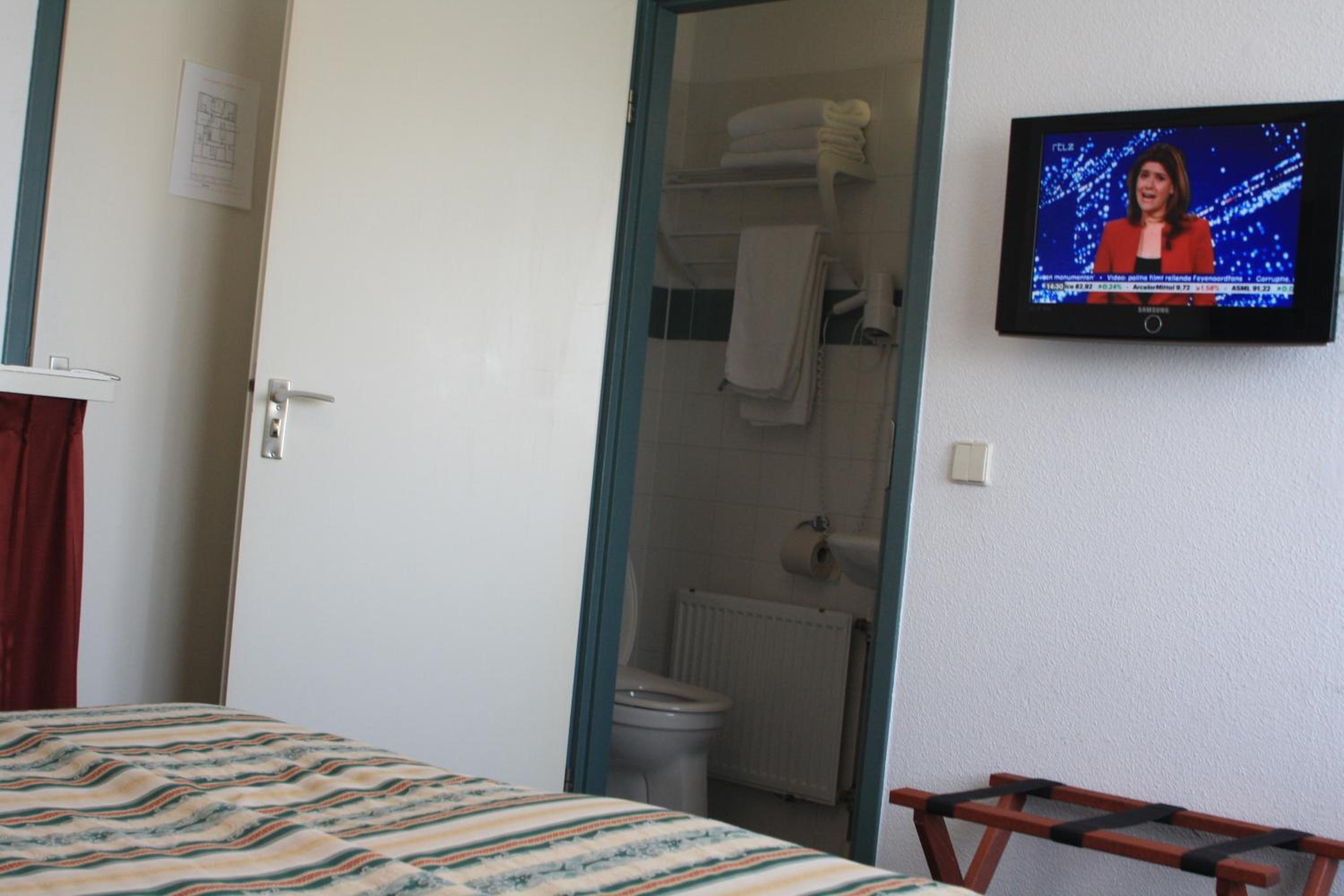Standard Double Room photo 3
