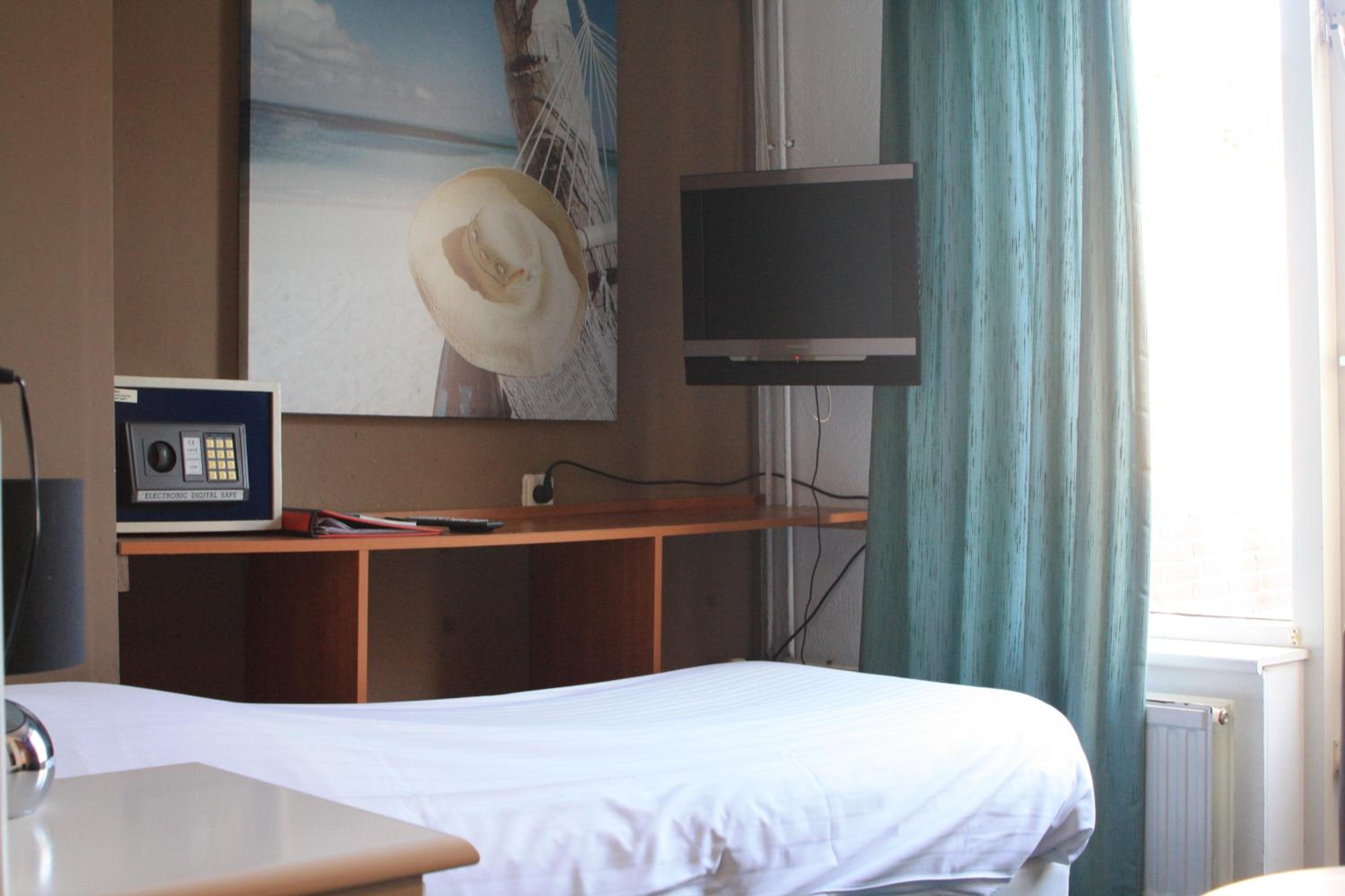 Single Room photo 3