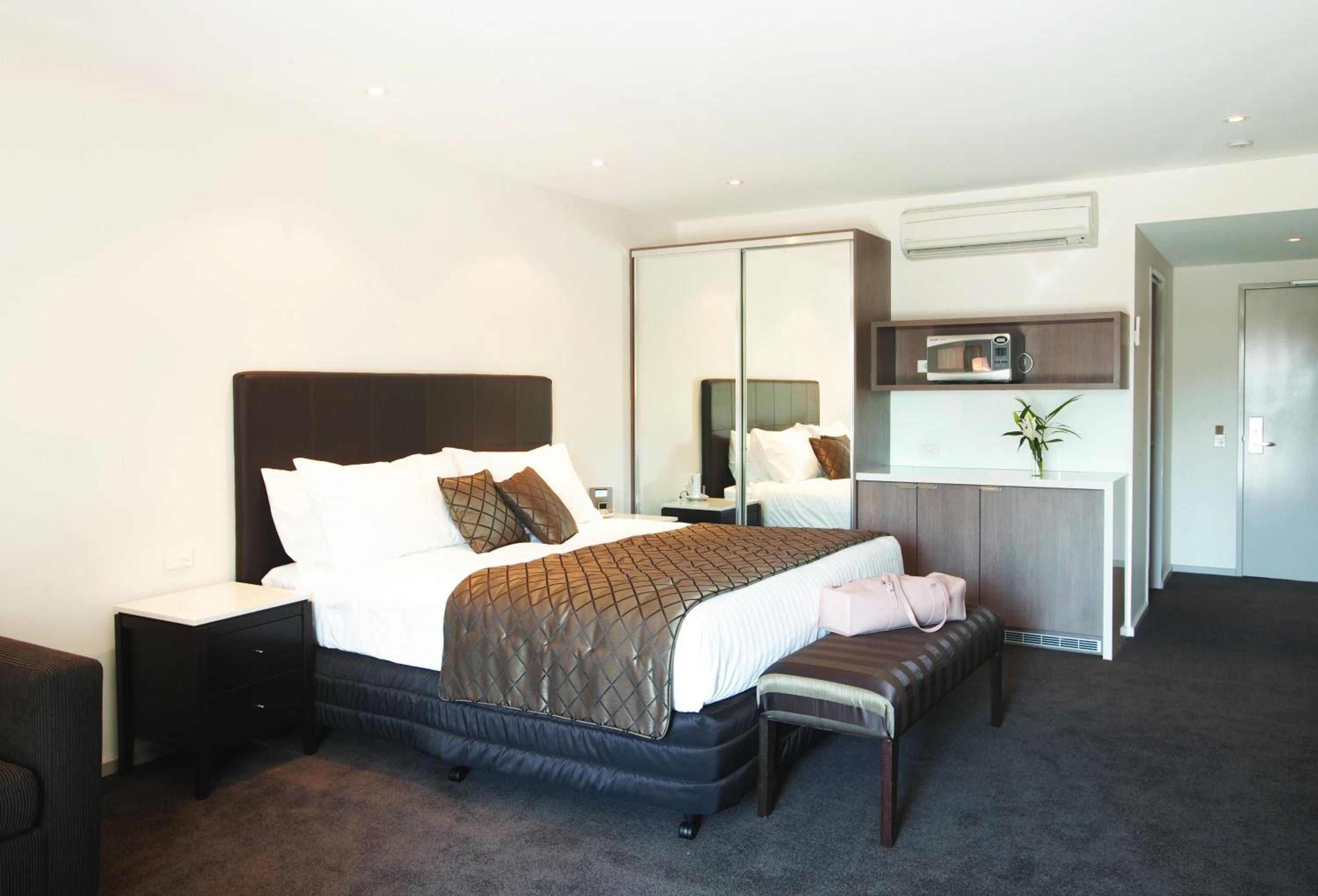 King Suite - Photo 5