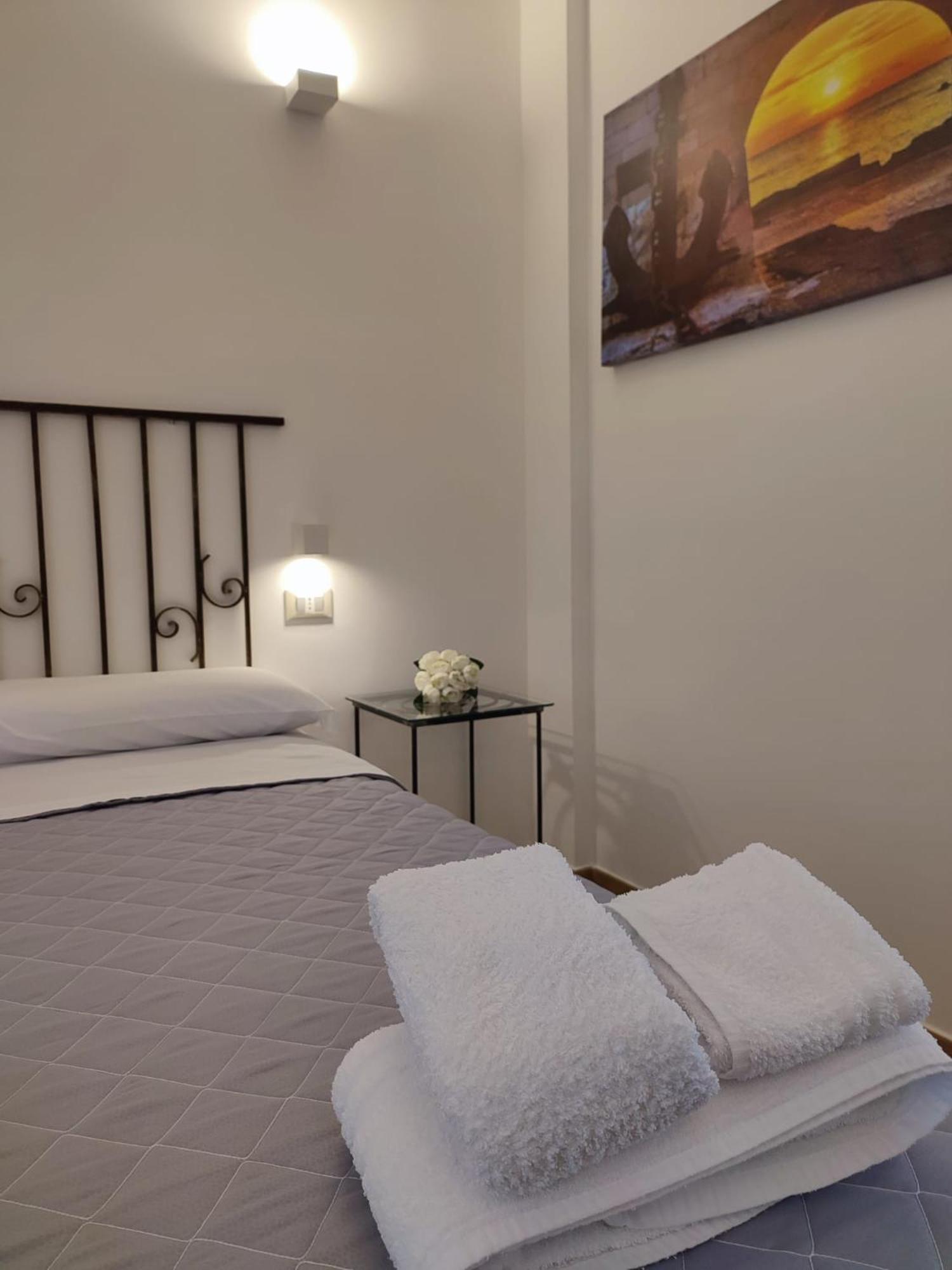 Deluxe King Room photo 1