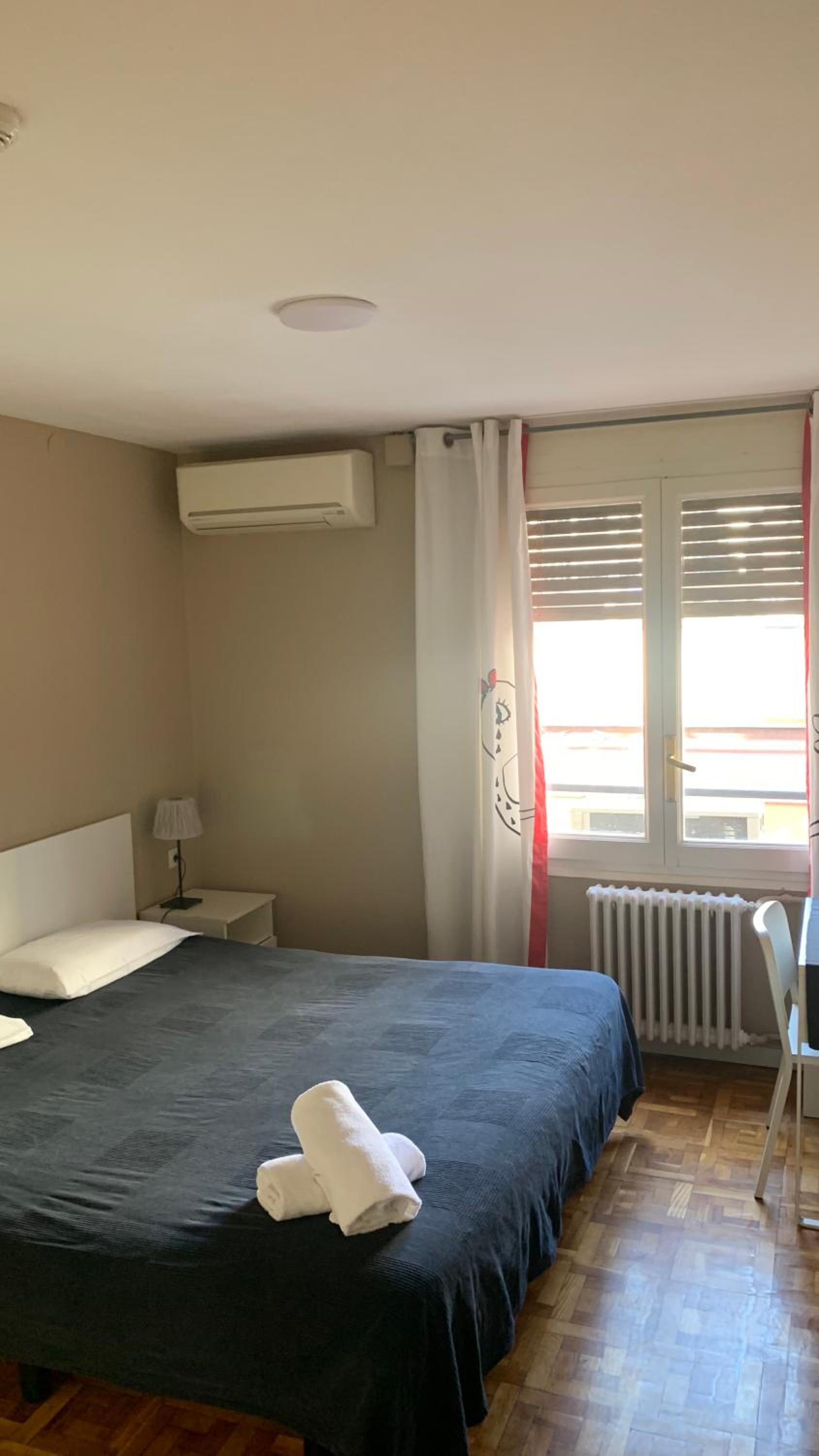 Double Room with Shared Bathroom photo 3