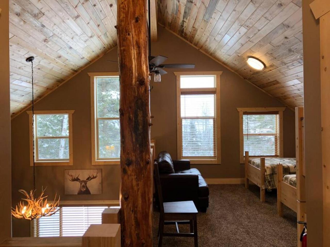 Three-Bedroom House photo 3