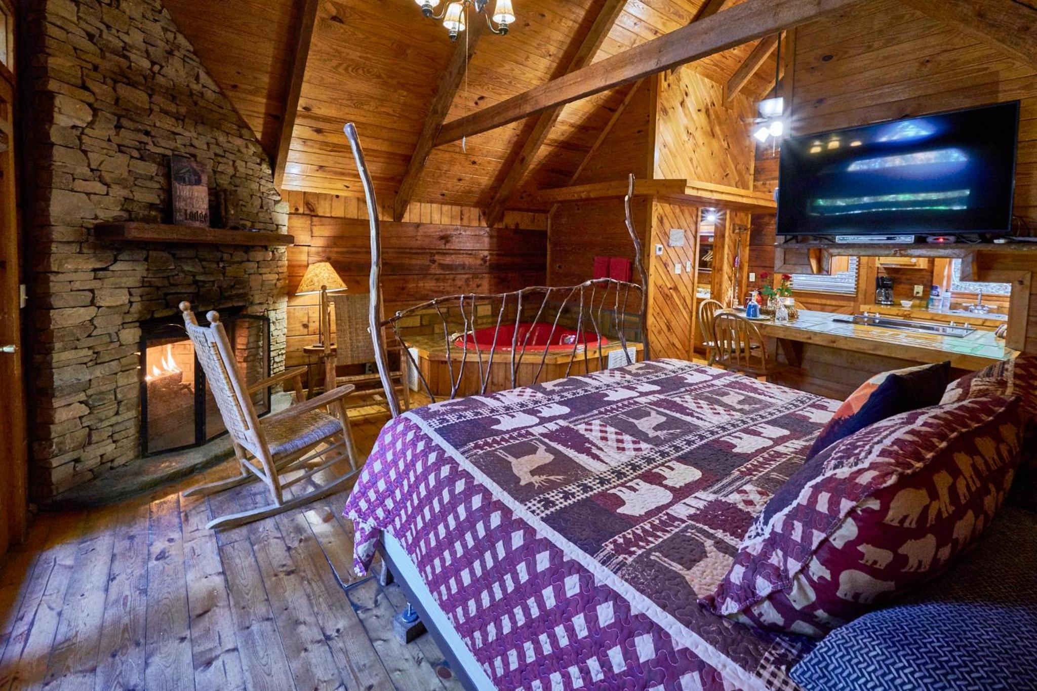 Gatlinburg Area Hottub Cabin - Passion Flower photo 1