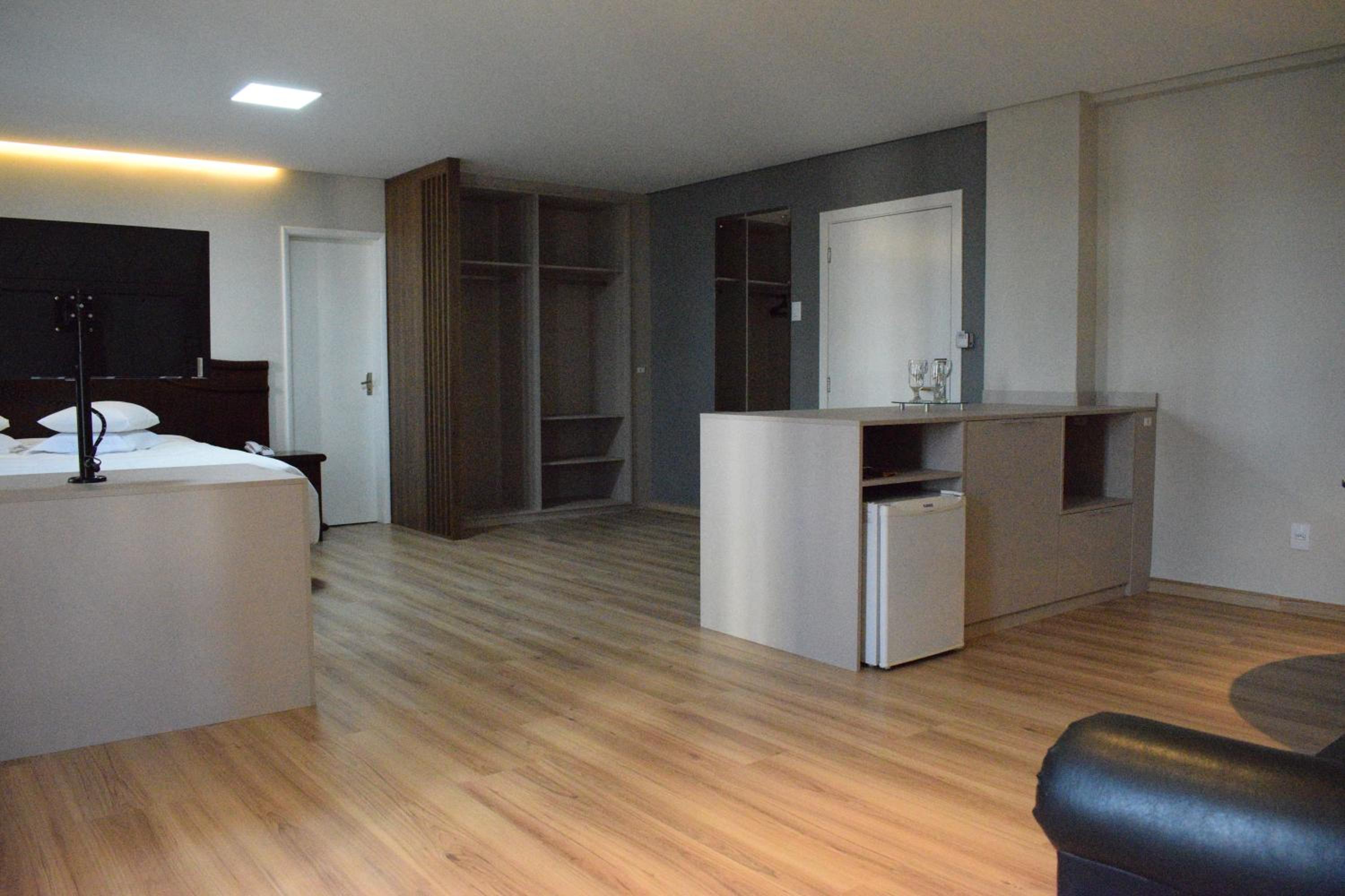 Suite with Hot Tub