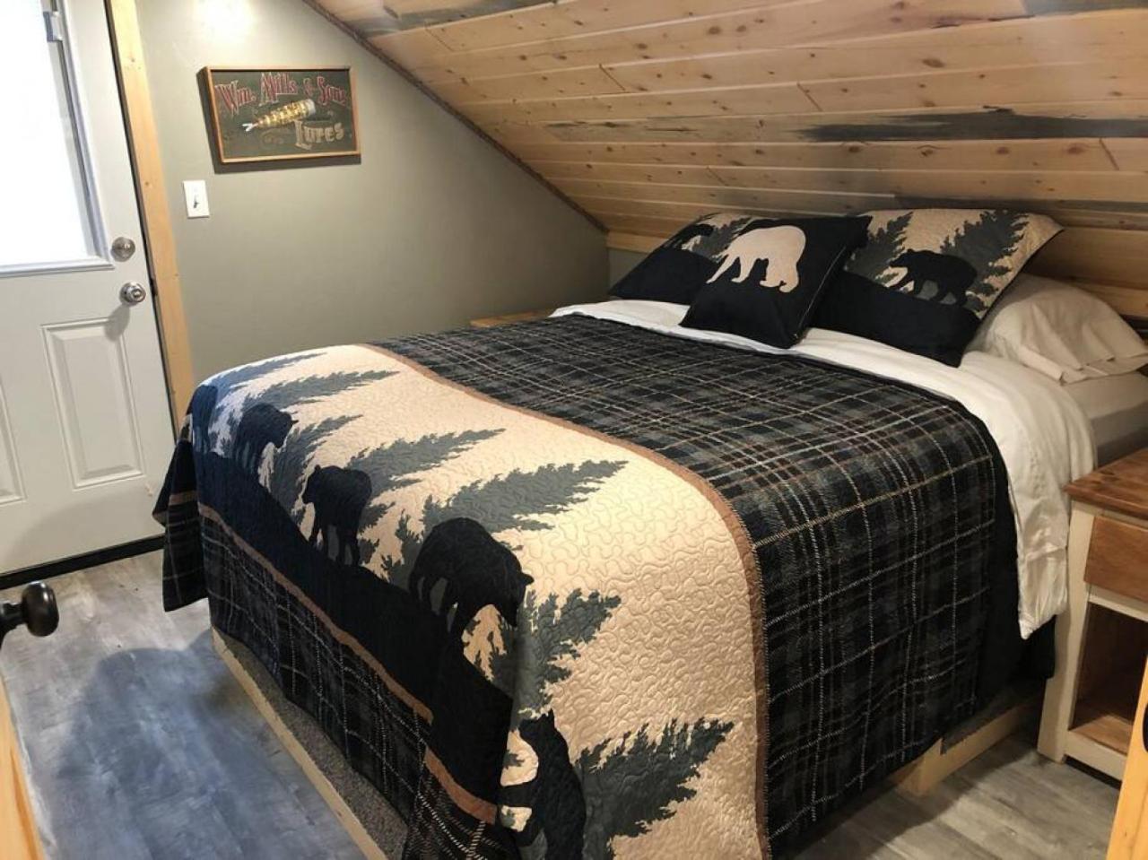 Two-Bedroom House photo 2