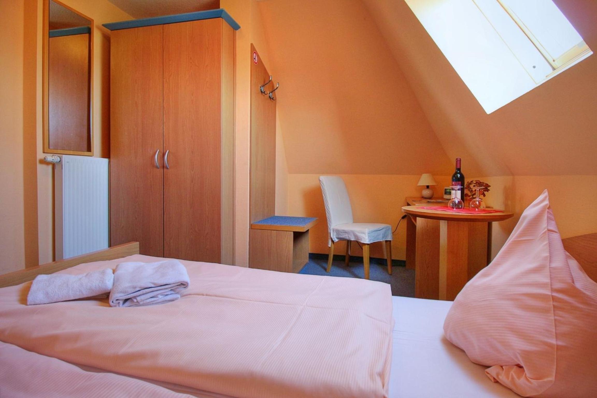 Double Room with Private External Bathroom photo 1