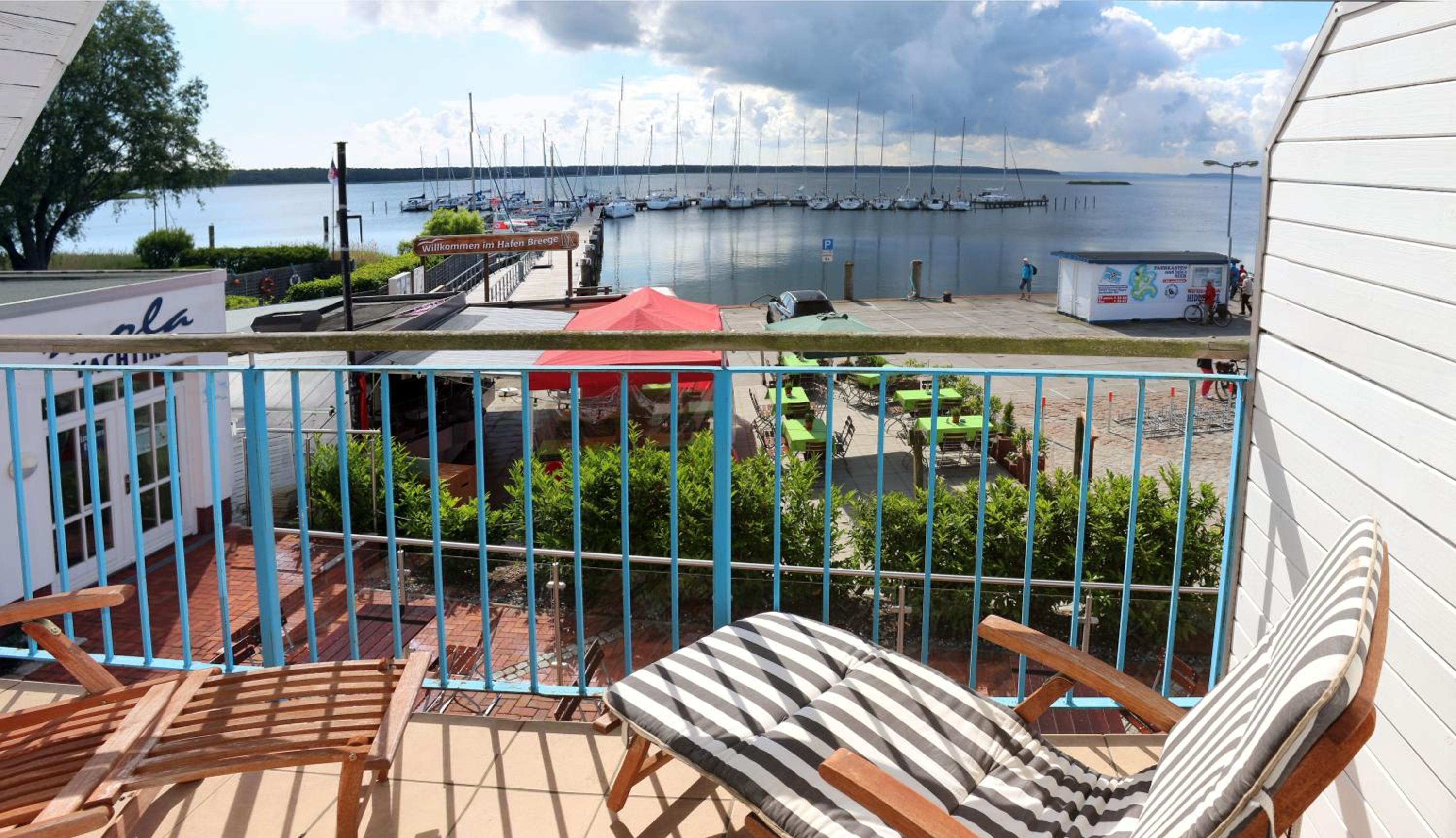 Double Room with Balcony and Sea View photo 3