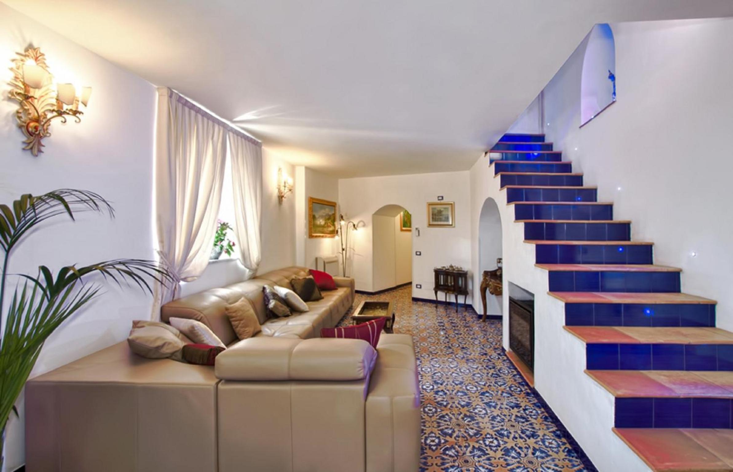 Standard Double or Twin Room with Sea View - Photo 16