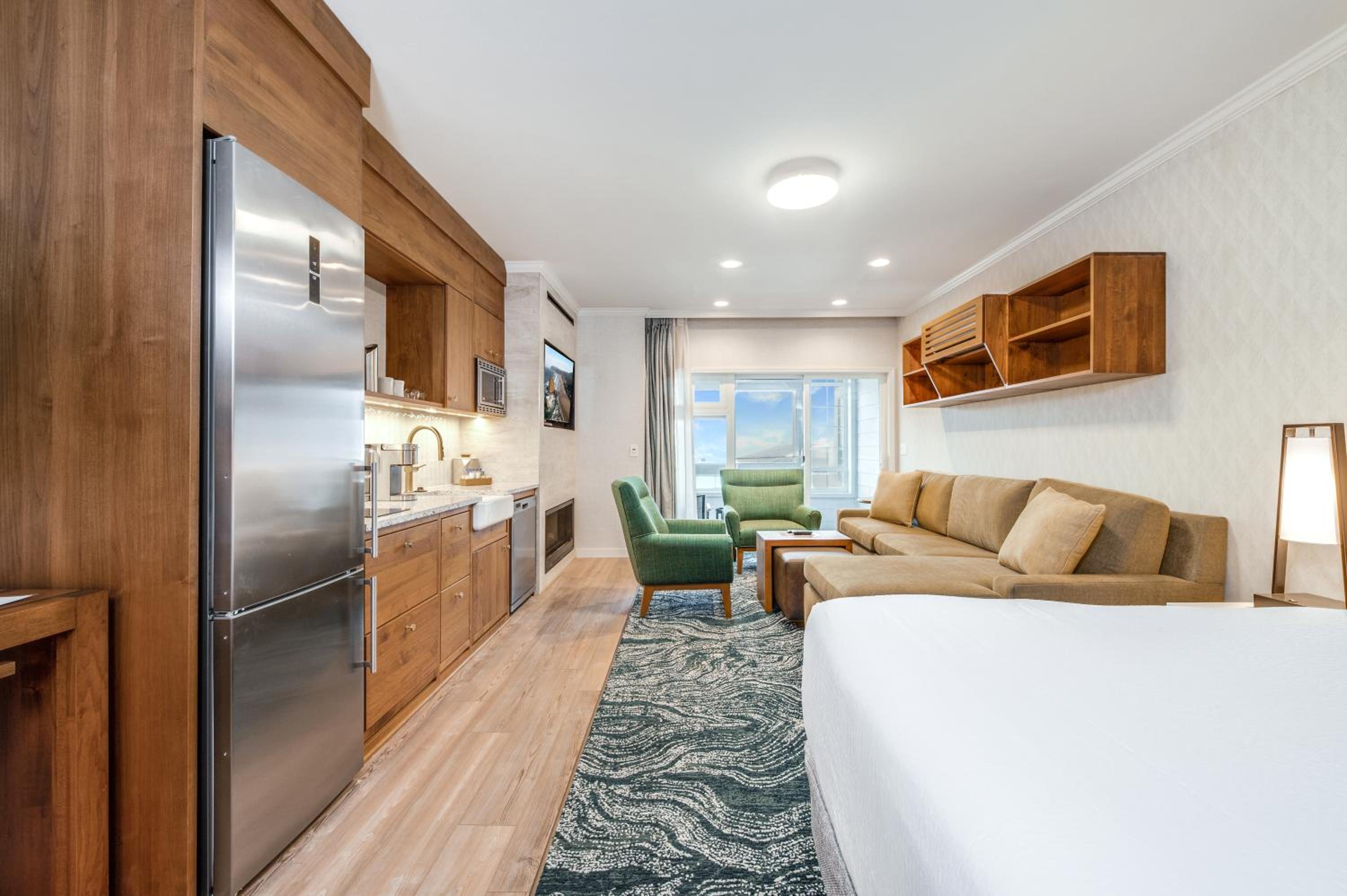 Pet Friendly Pacific Suites Two King (Non-View) photo 2