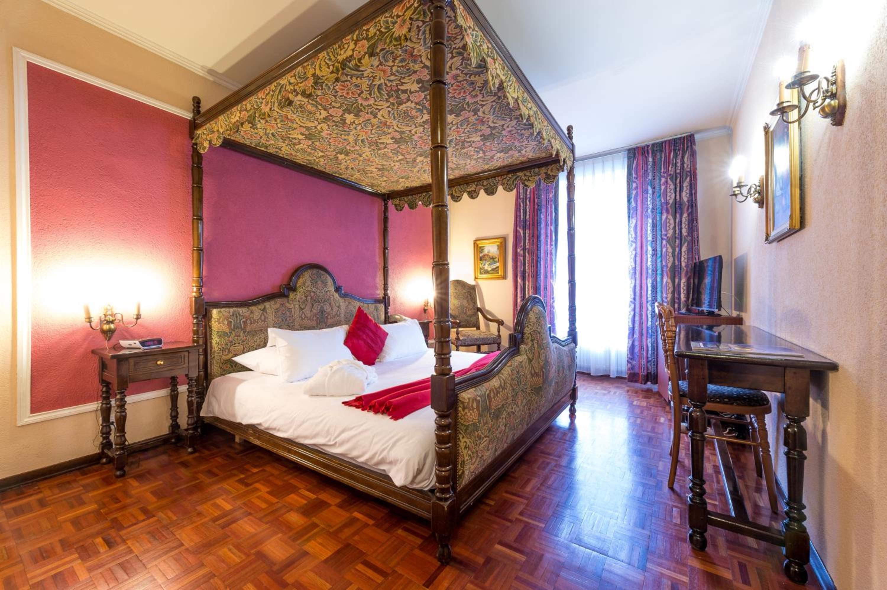 Double or Twin Room photo 2