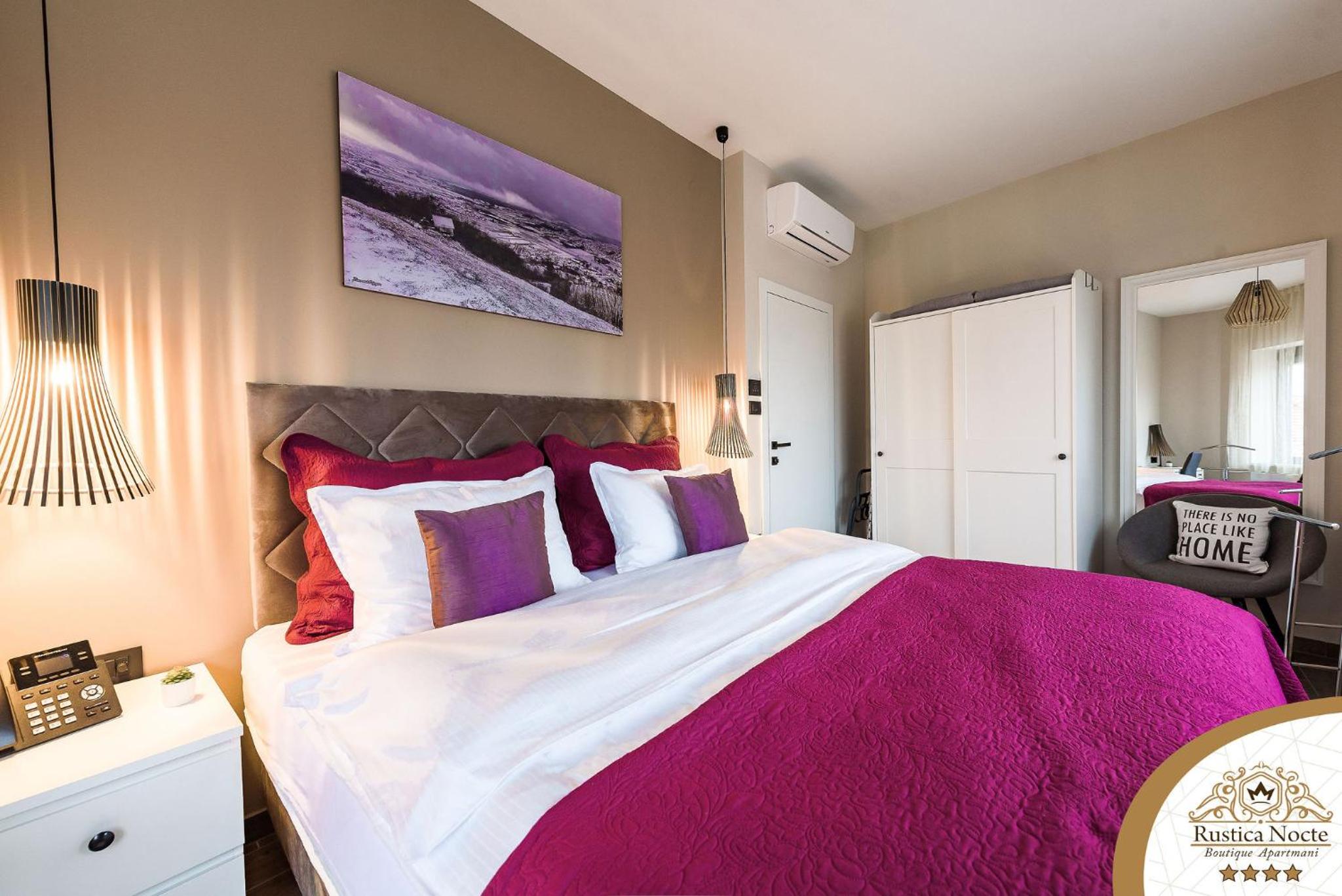 Deluxe Two-Bedroom Apartment with City View - Photo 41